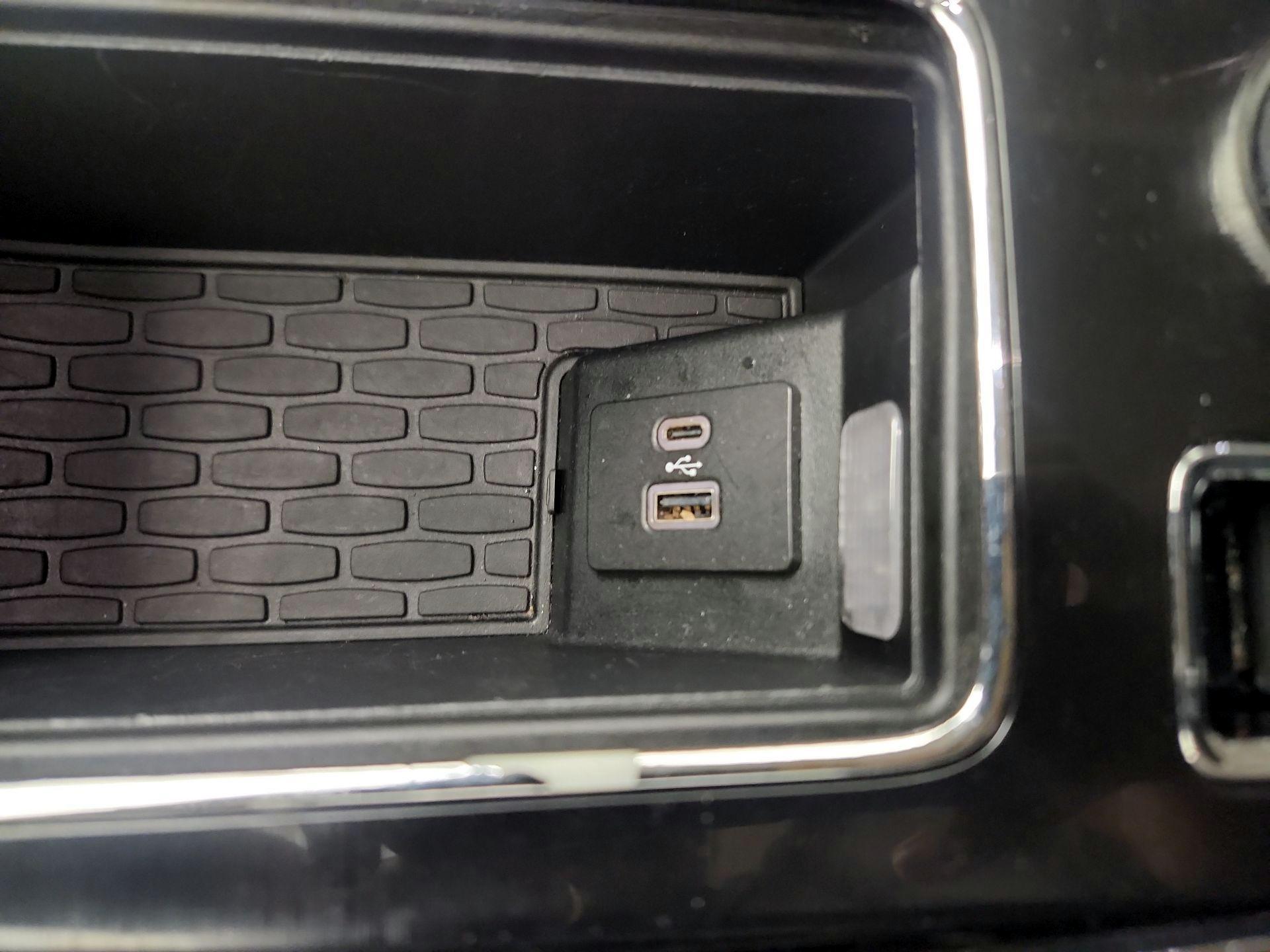 Thumbnail: 2021 Lincoln Aviator - 19