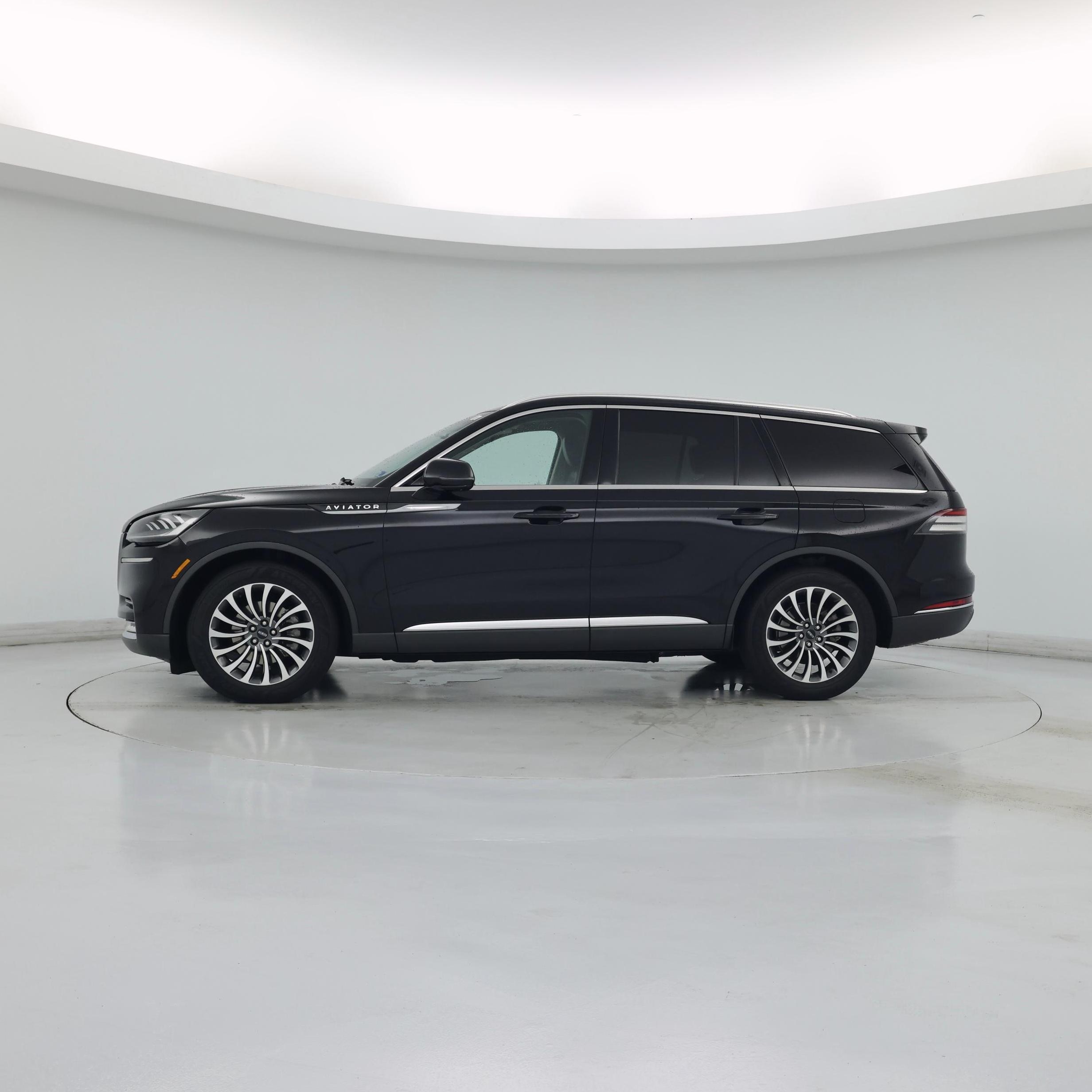Thumbnail: 2021 Lincoln Aviator - 3