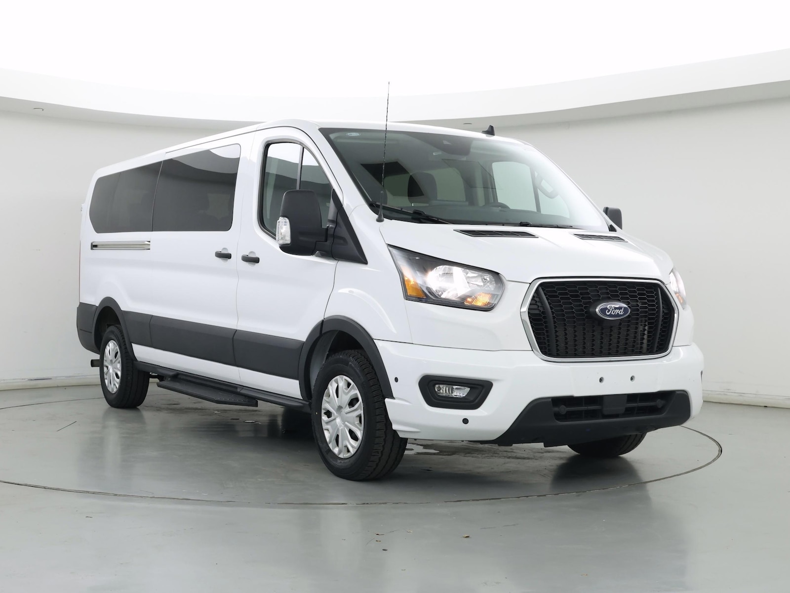 2025 Ford Transit Passenger Van XLT - Photo 2