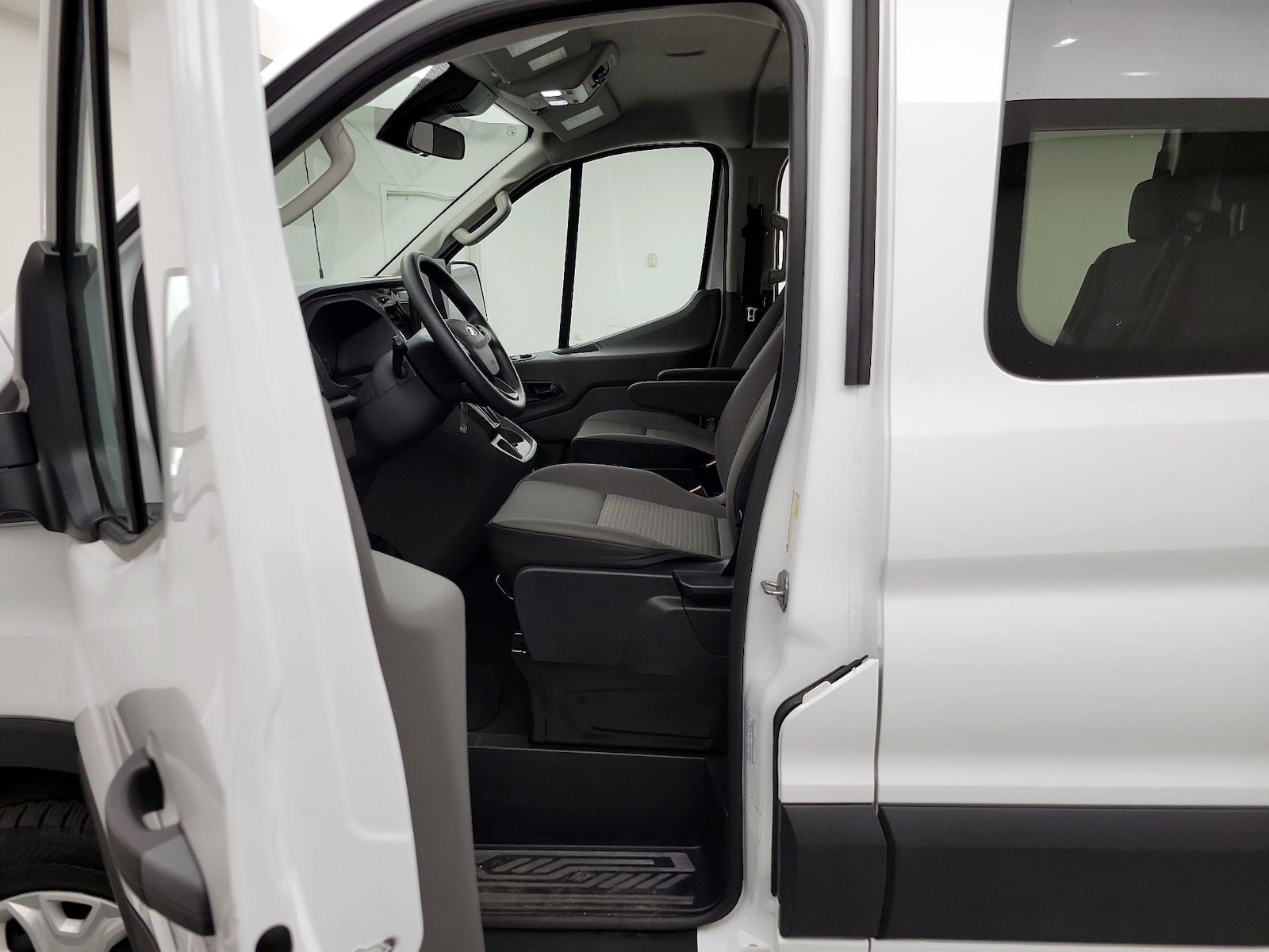 2025 Ford Transit Passenger Van XLT - Photo 12