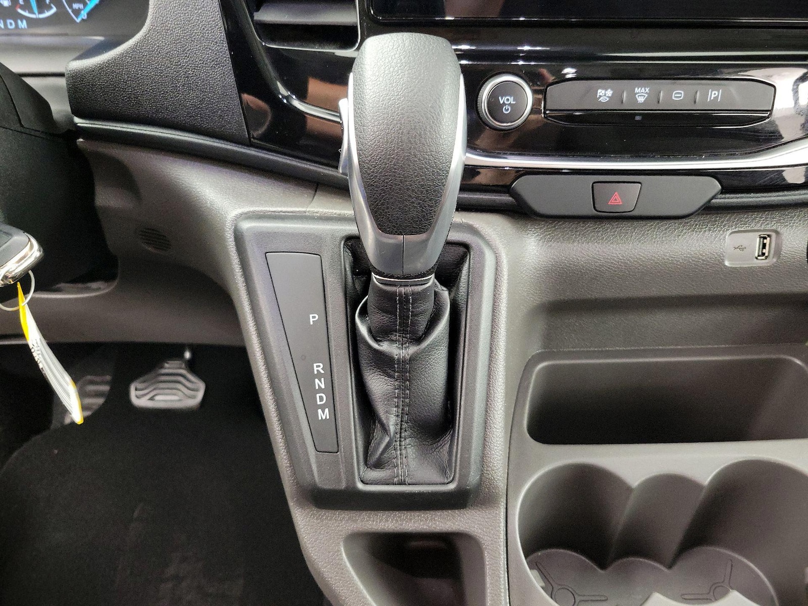 2025 Ford Transit Passenger Van XLT - Photo 19