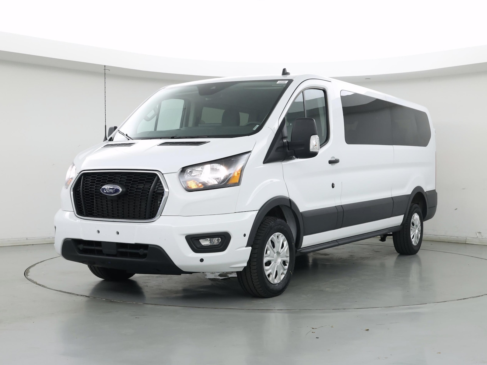 2025 Ford Transit Passenger Van XLT - Photo 5