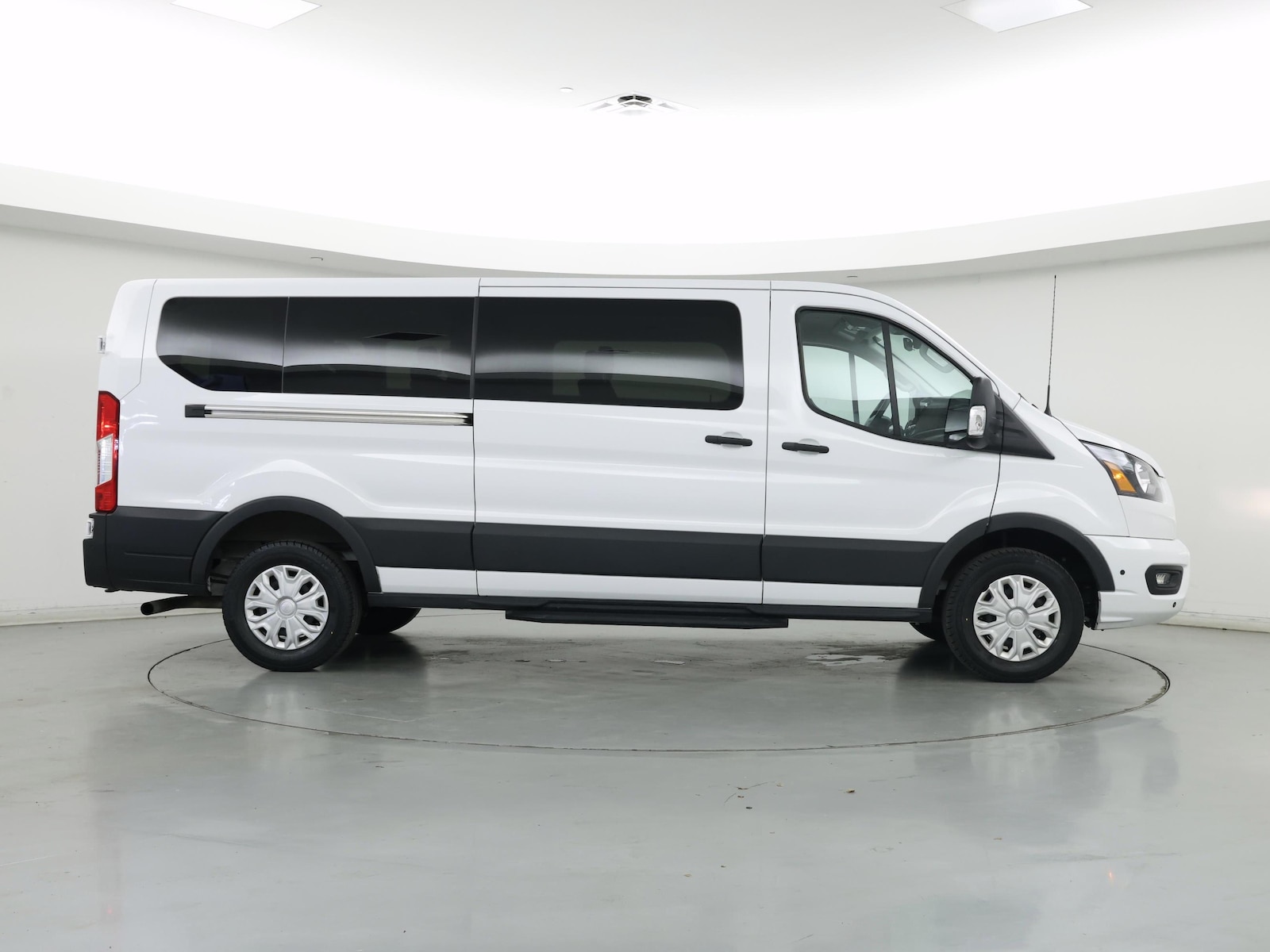 2025 Ford Transit Passenger Van XLT - Photo 8