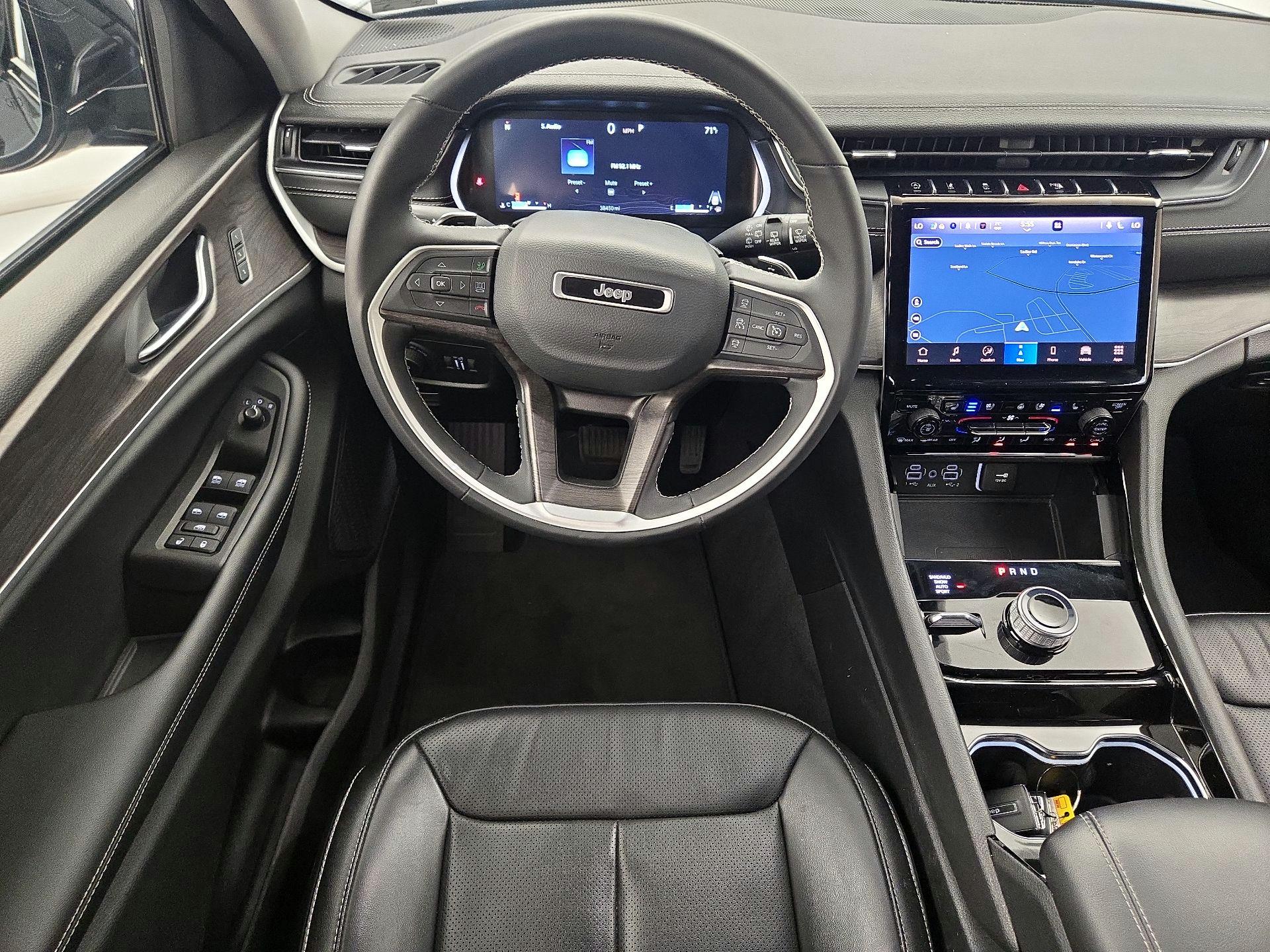 Thumbnail: 2023 Jeep Grand Cherokee - 10