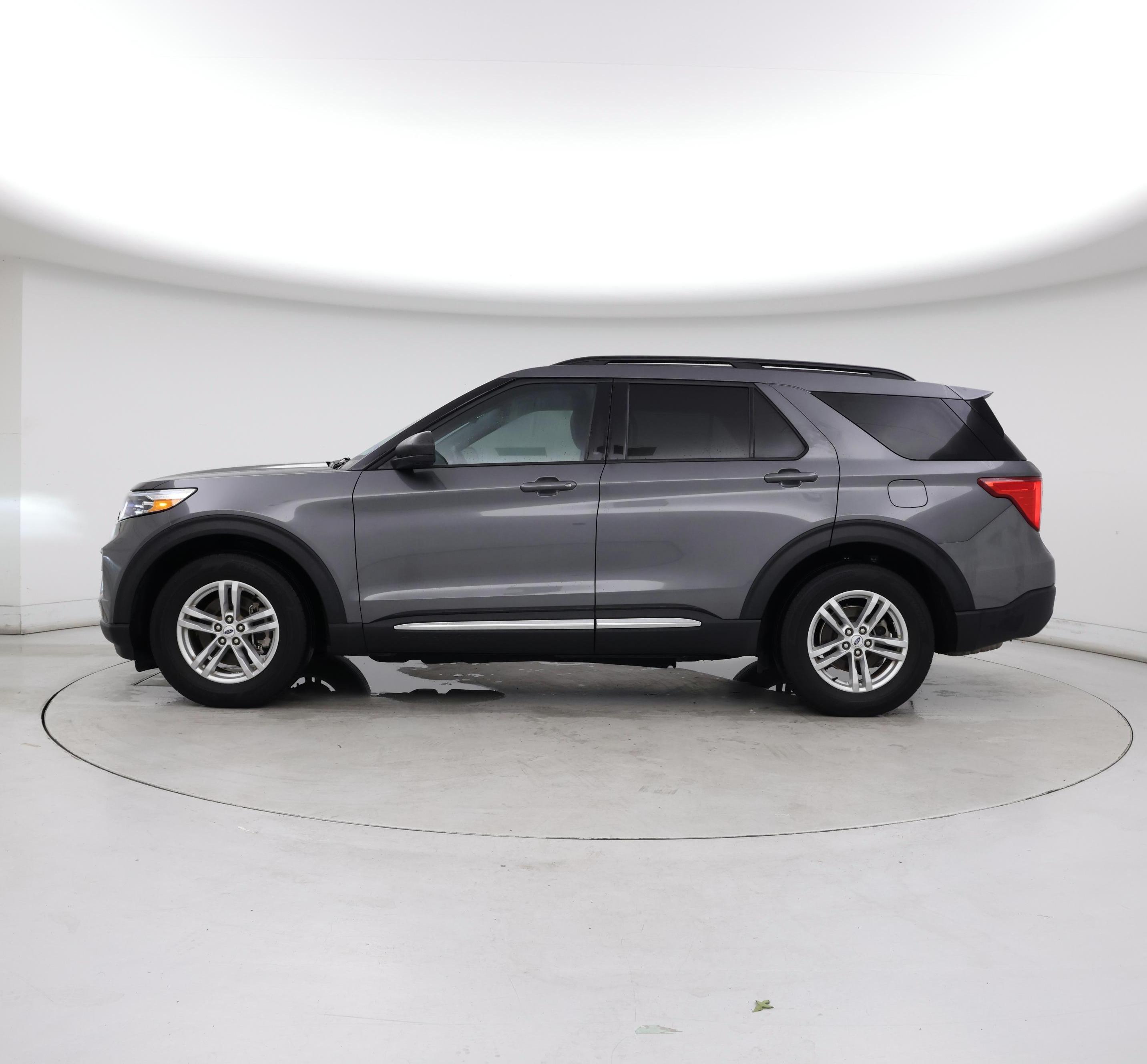 Thumbnail: 2023 Ford Explorer - 3