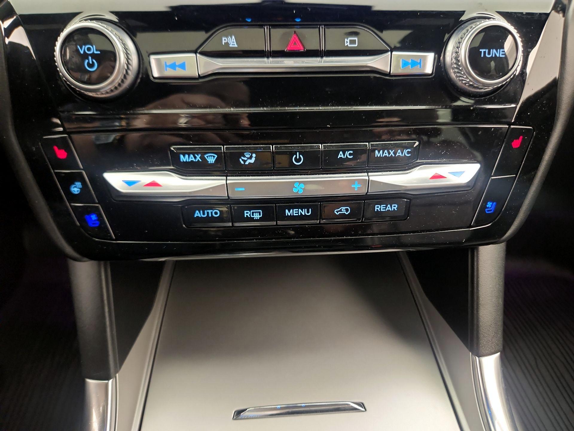 Thumbnail: 2022 Ford Explorer - 17