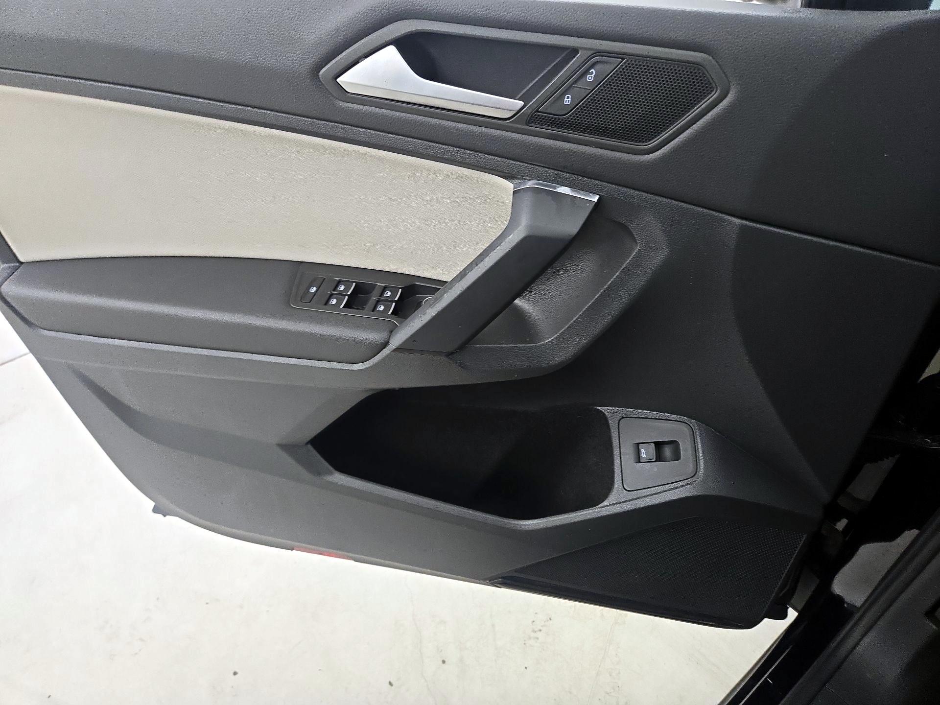 Thumbnail: 2019 Volkswagen Tiguan - 12