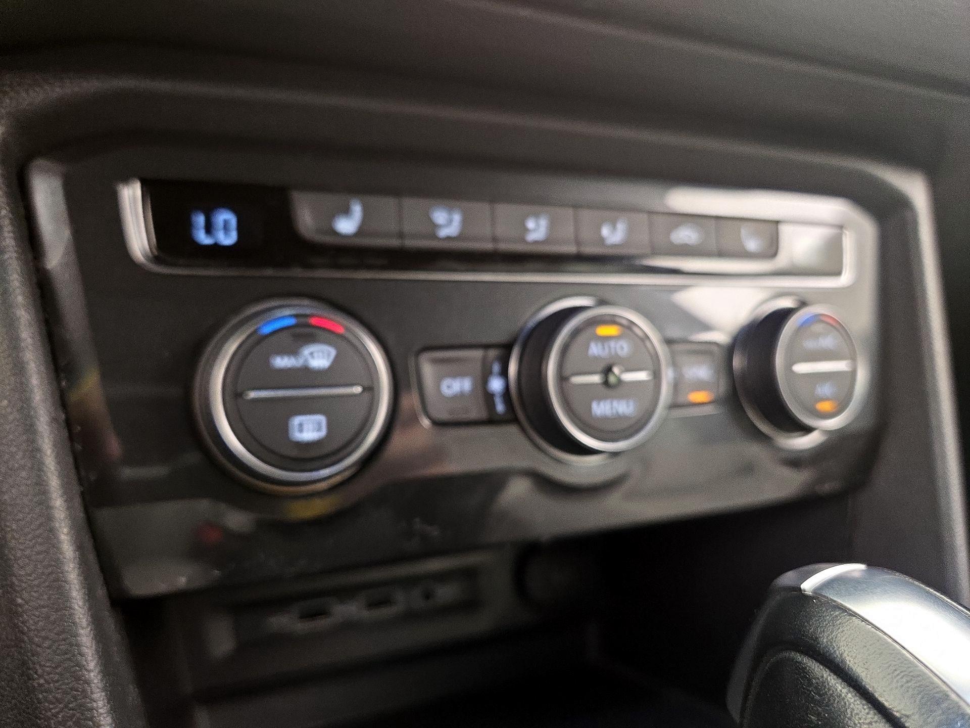 Thumbnail: 2019 Volkswagen Tiguan - 16