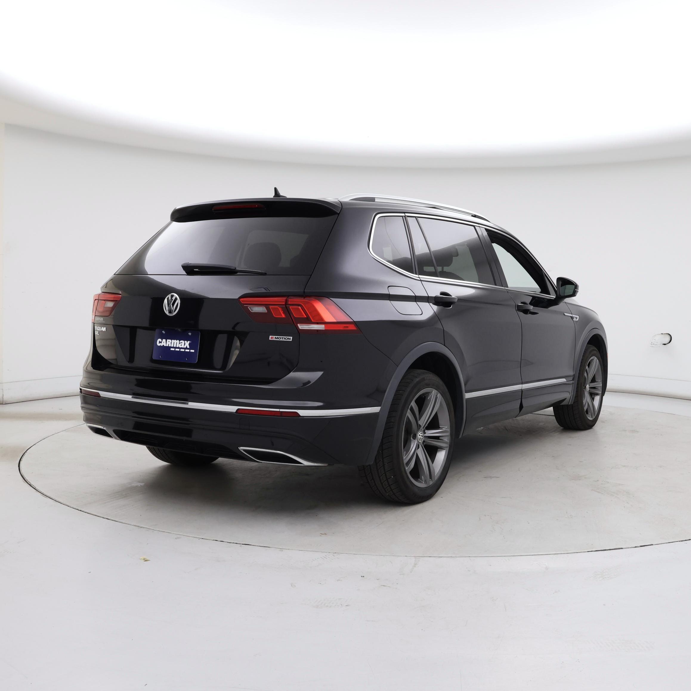 Thumbnail: 2019 Volkswagen Tiguan - 8