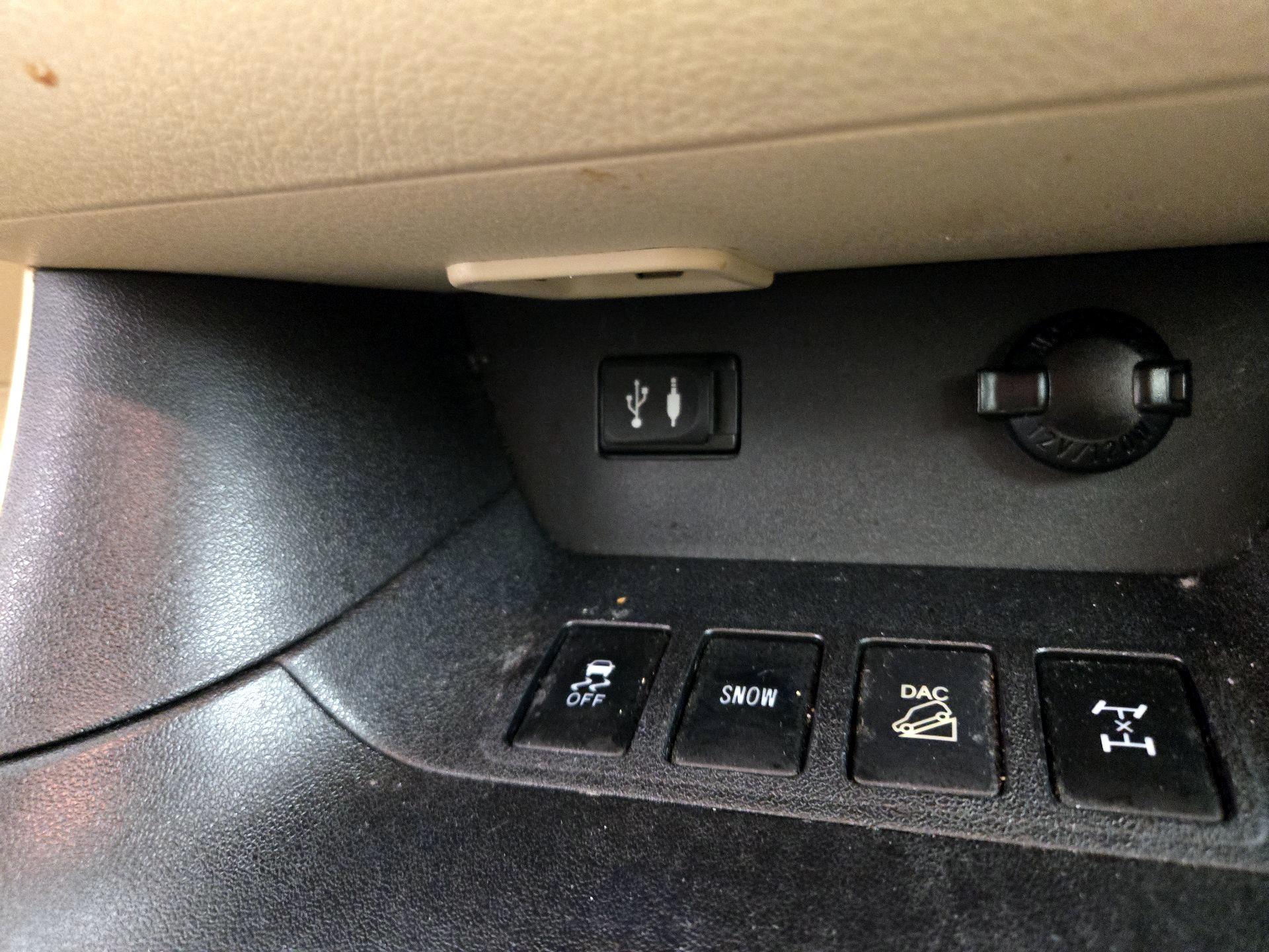 Thumbnail: 2015 Toyota Highlander - 18
