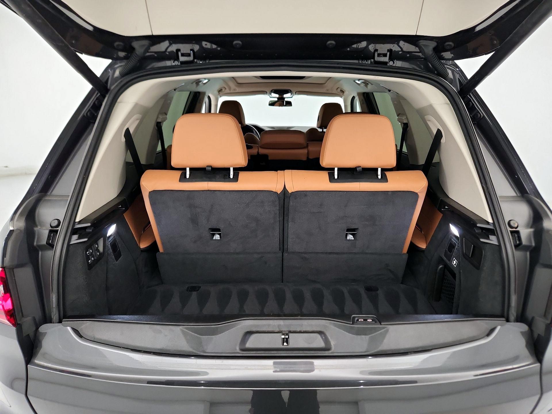 Thumbnail: 2022 BMW X7 - 16