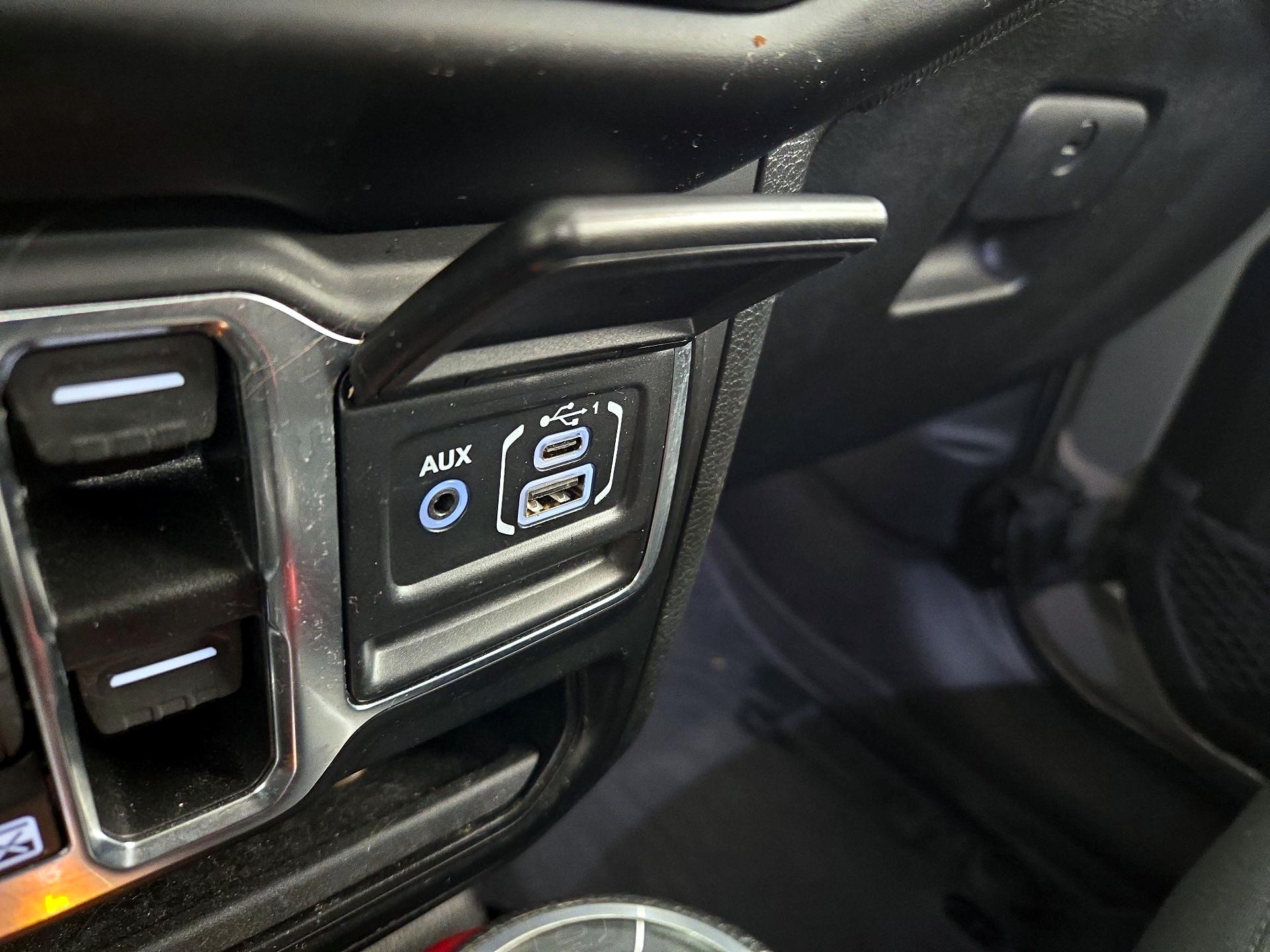 Thumbnail: 2021 Jeep Wrangler - 18