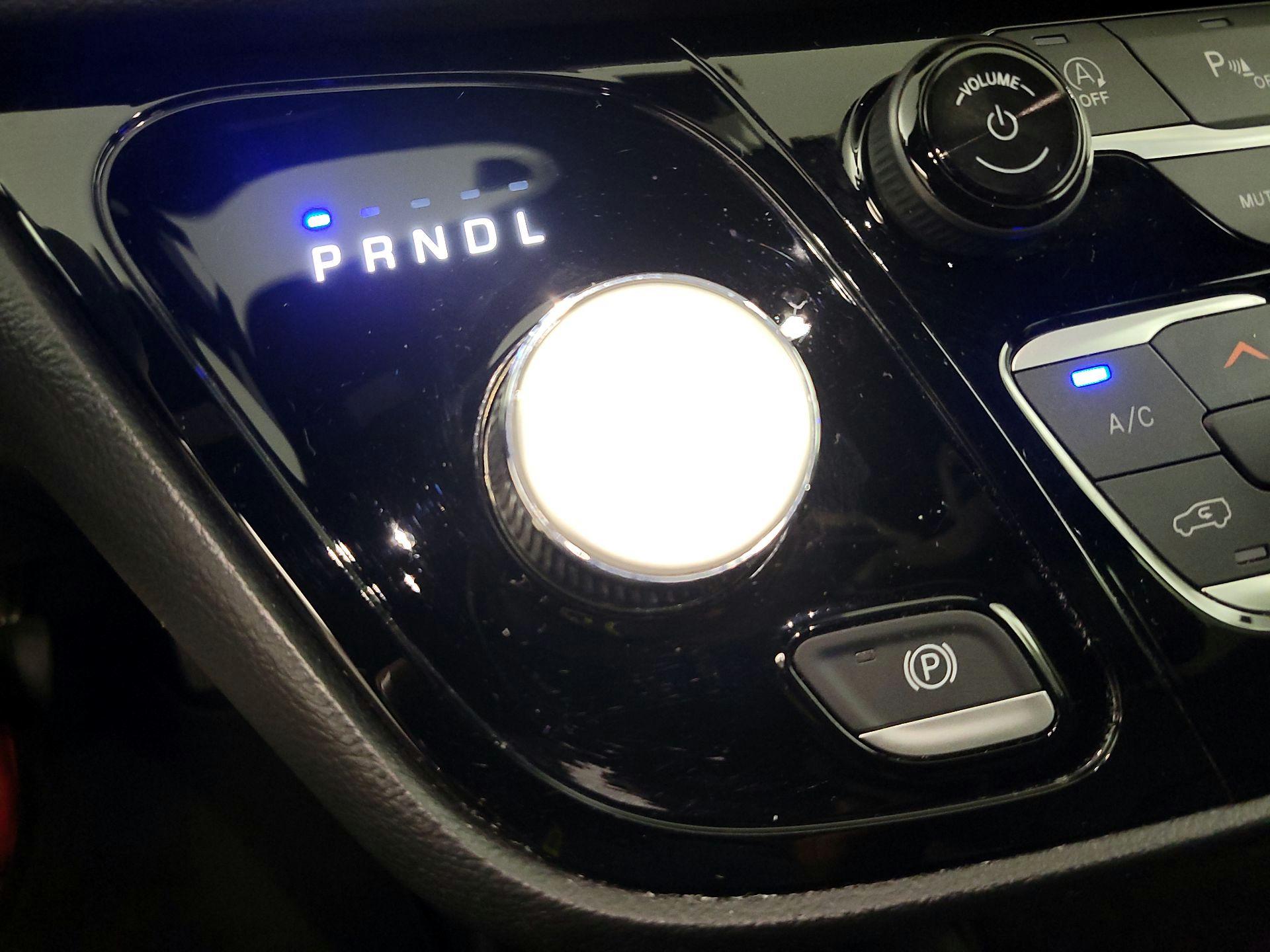 Thumbnail: 2025 Chrysler Pacifica - 17