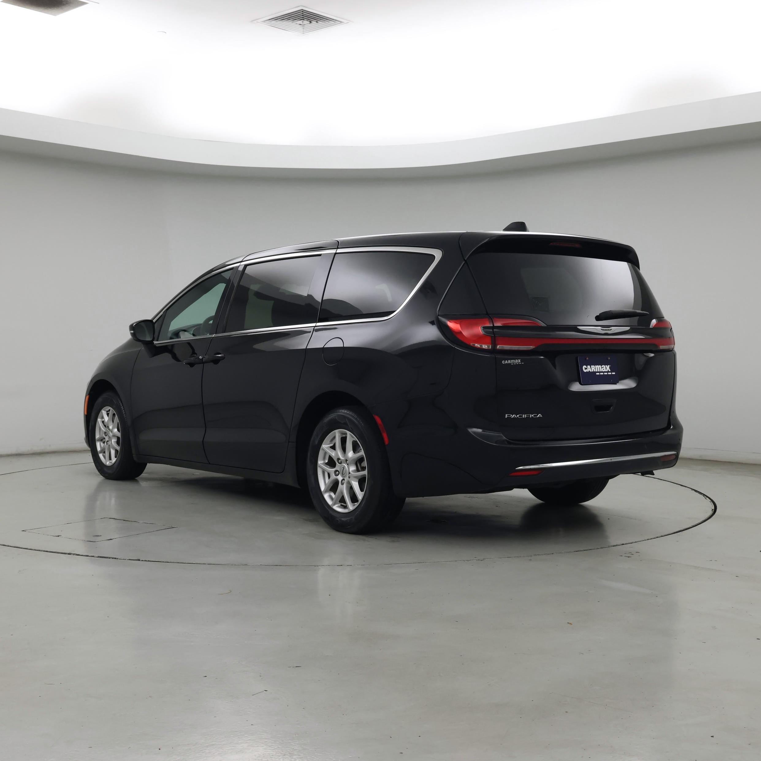 Thumbnail: 2025 Chrysler Pacifica - 2