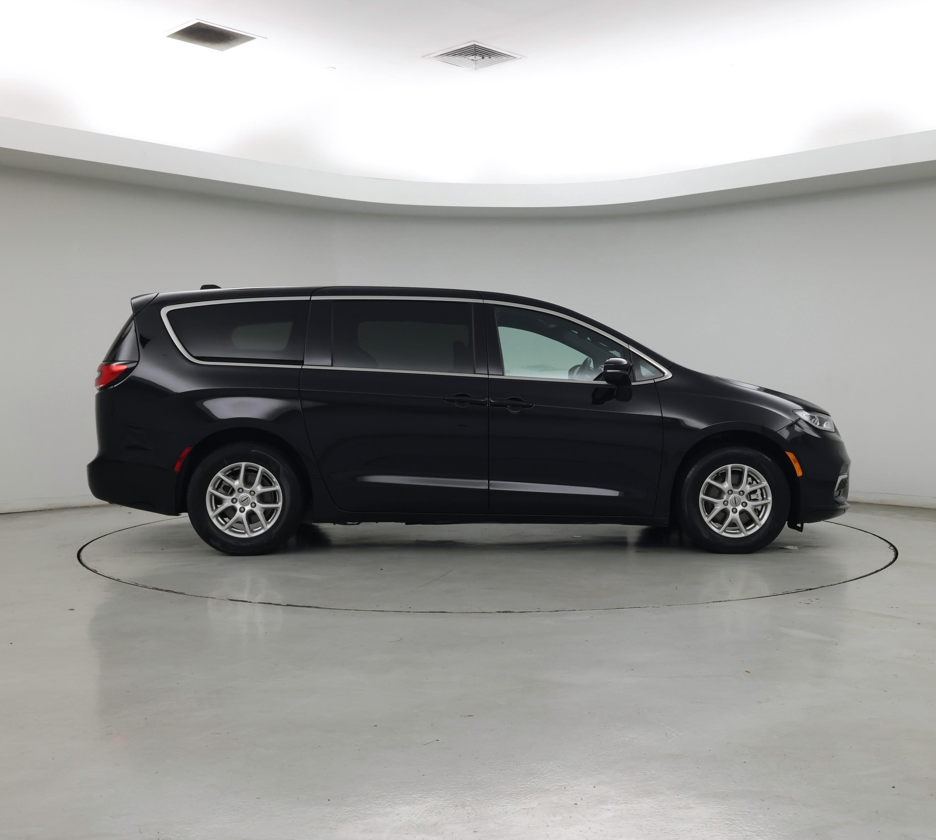 Thumbnail: 2025 Chrysler Pacifica - 7