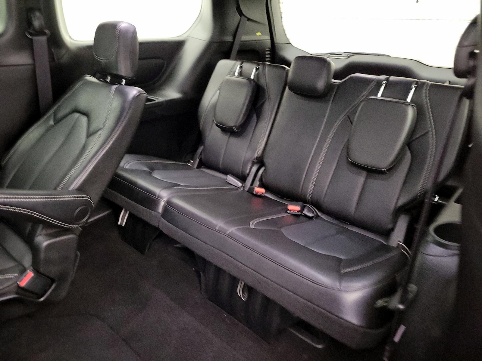 2025 Chrysler Pacifica Select - Photo 21