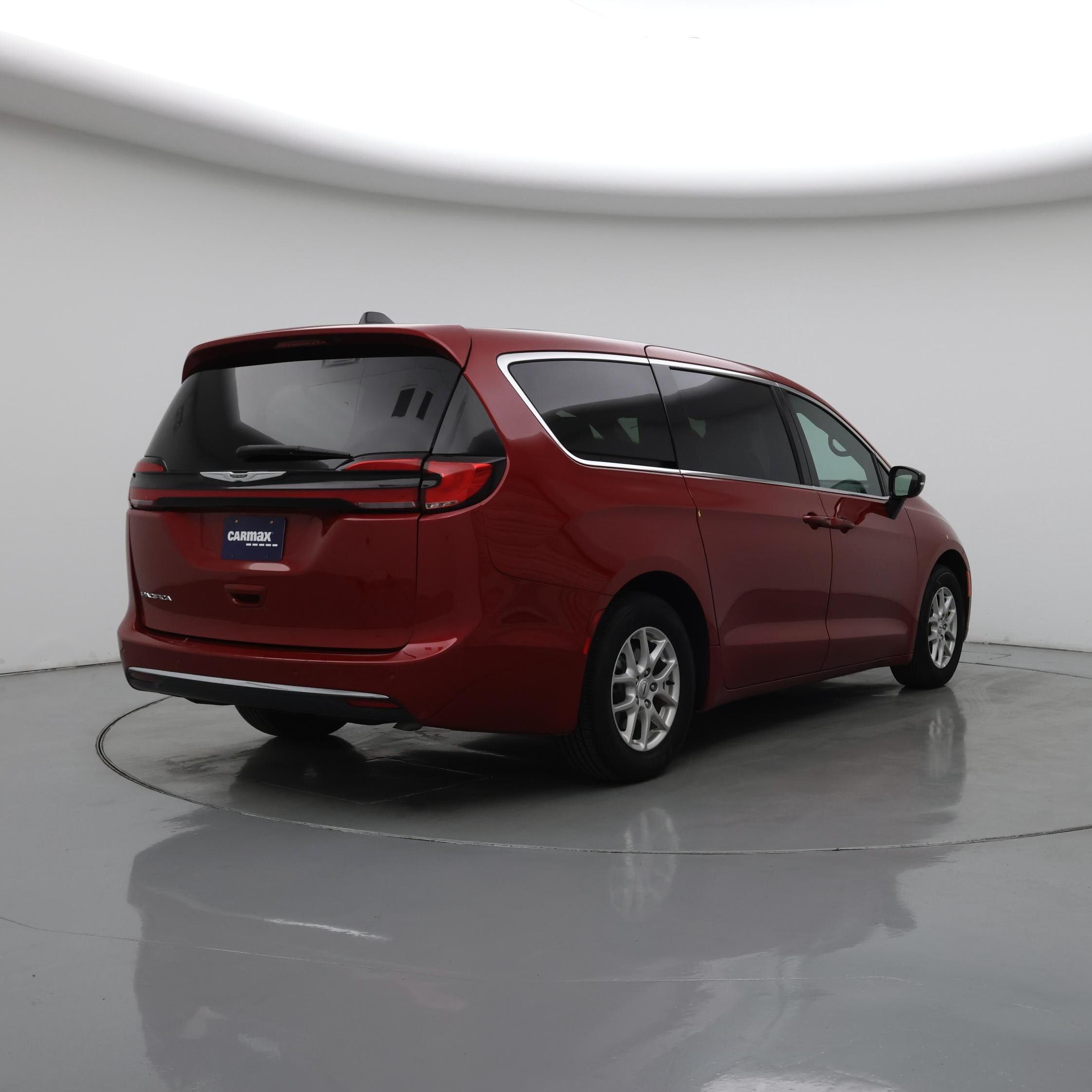 Thumbnail: 2025 Chrysler Pacifica - 8
