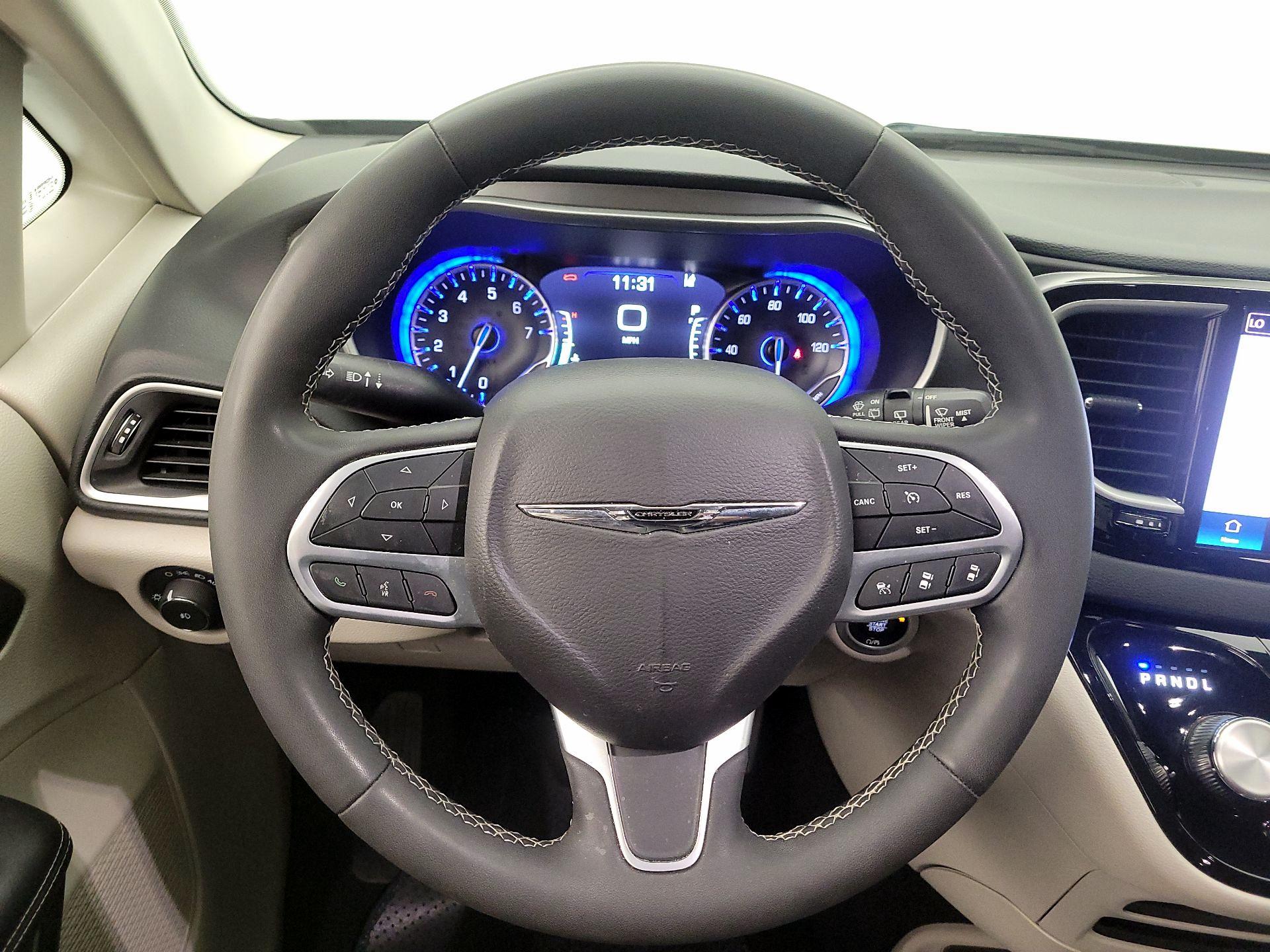 Thumbnail: 2023 Chrysler Pacifica - 10