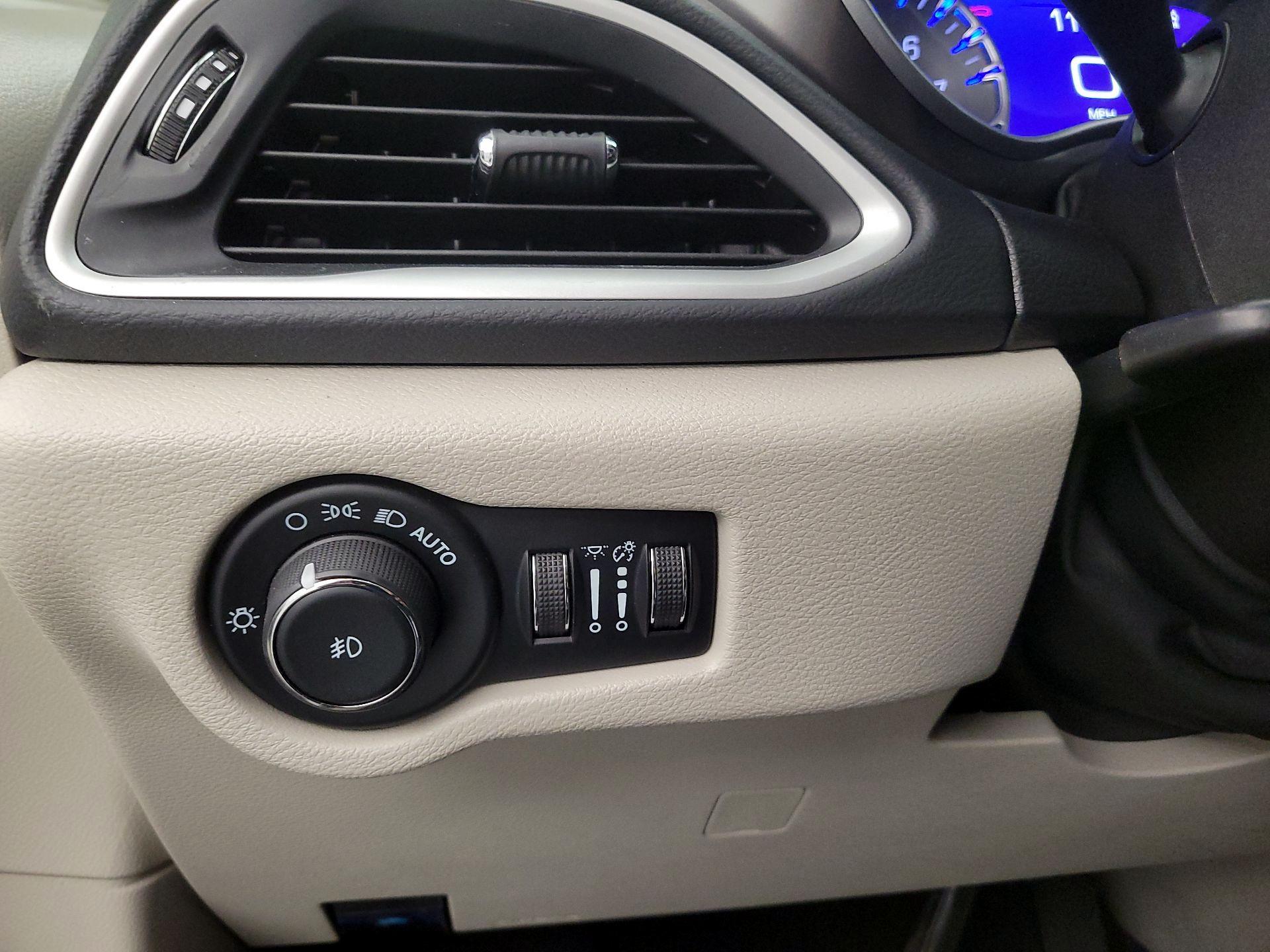 Thumbnail: 2023 Chrysler Pacifica - 13
