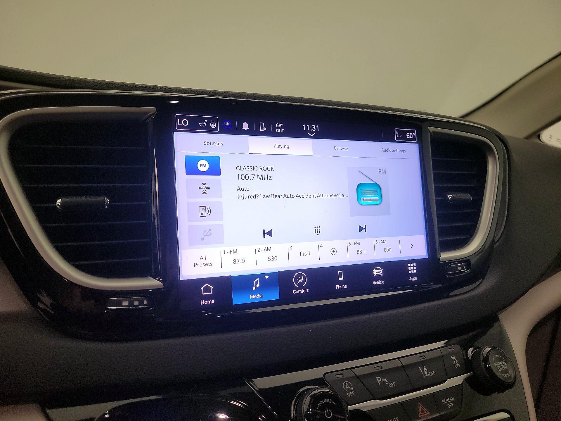 Thumbnail: 2023 Chrysler Pacifica - 15