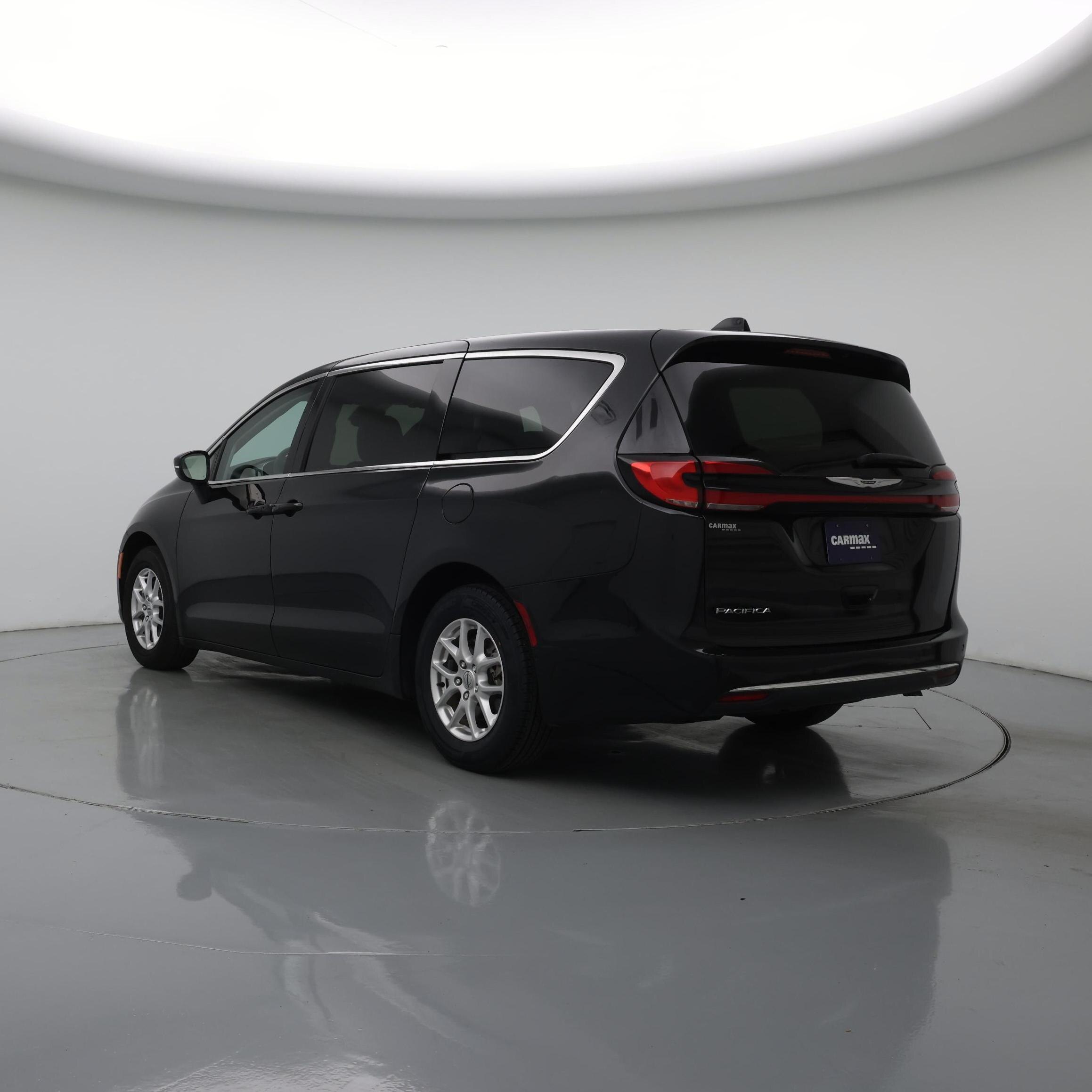 Thumbnail: 2023 Chrysler Pacifica - 2