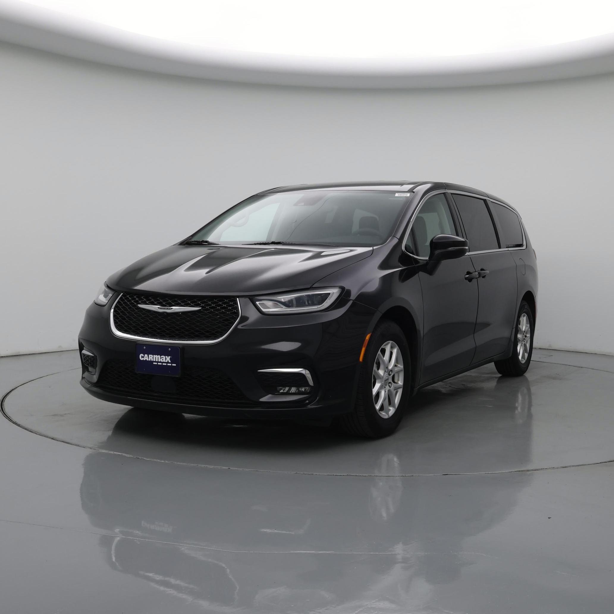 Thumbnail: 2023 Chrysler Pacifica - 4