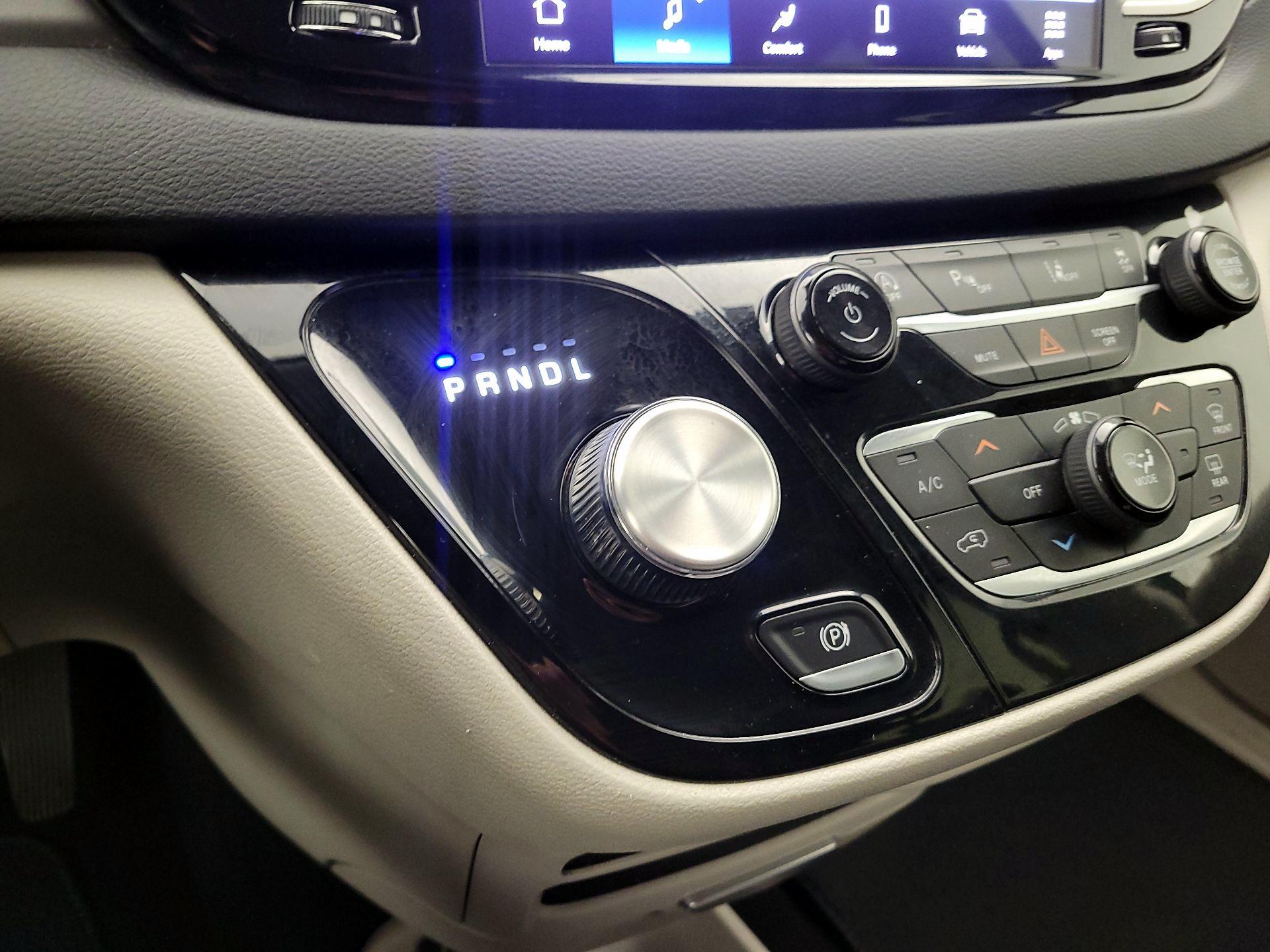 Thumbnail: 2023 Chrysler Pacifica - 17