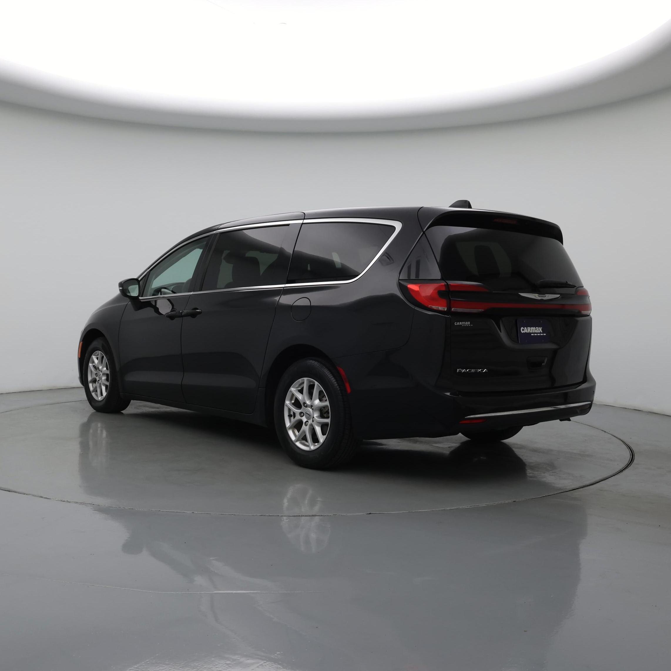Thumbnail: 2023 Chrysler Pacifica - 2