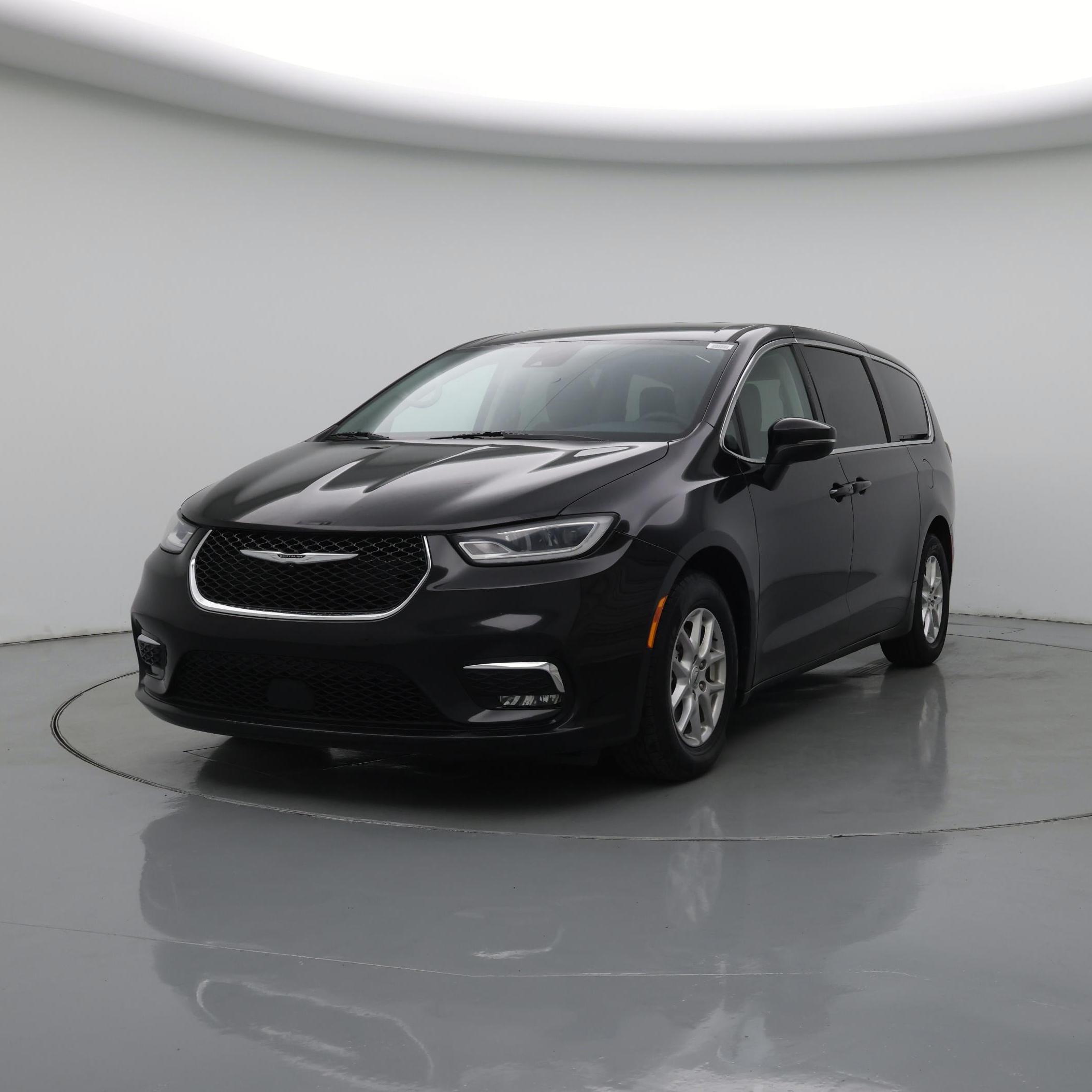 Thumbnail: 2023 Chrysler Pacifica - 4