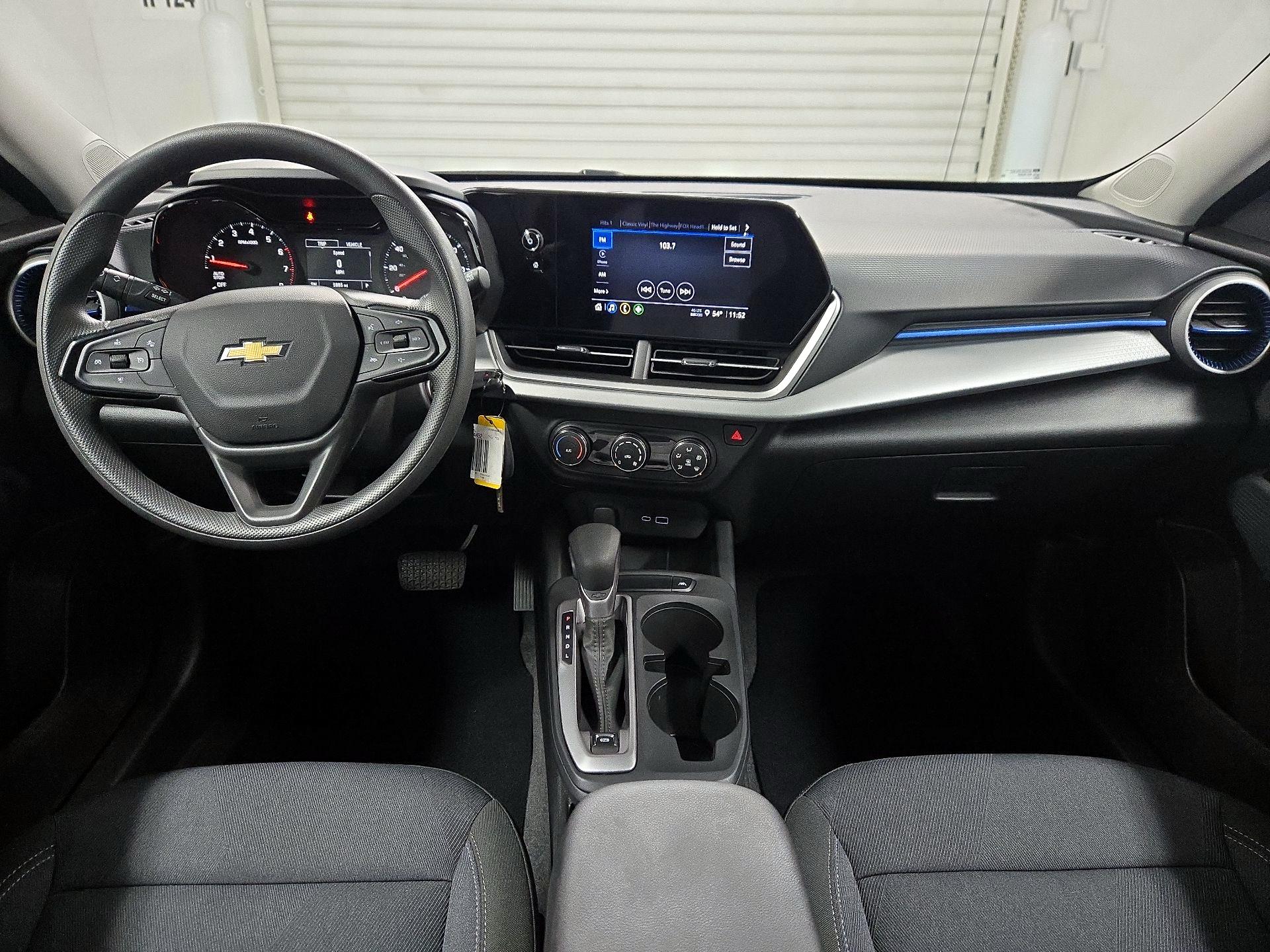 Thumbnail: 2025 Chevrolet Trax - 9