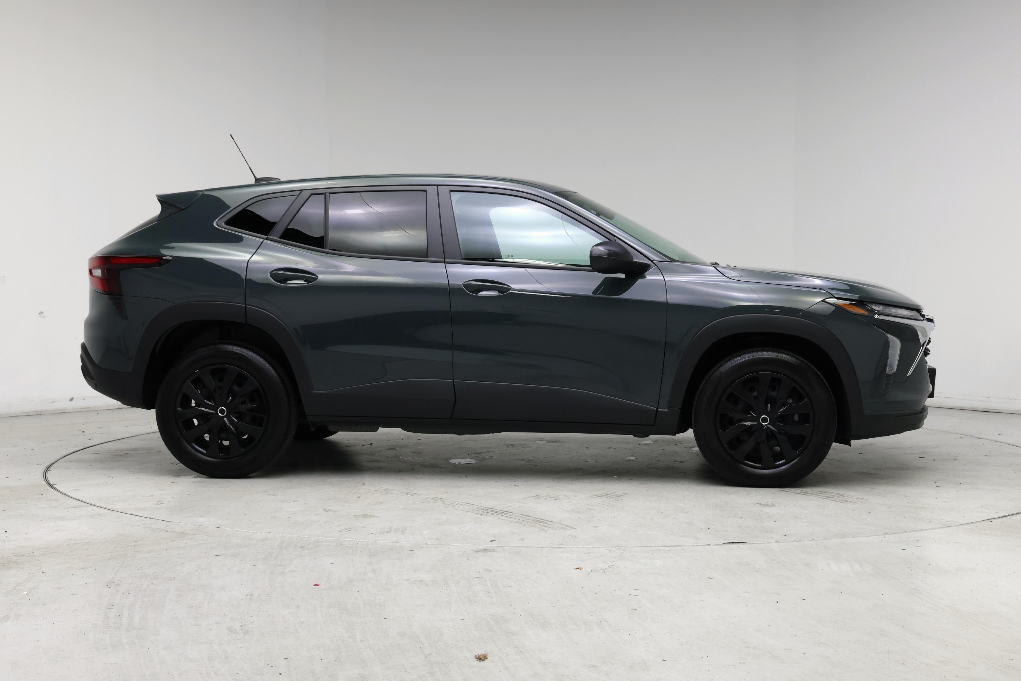 Thumbnail: 2025 Chevrolet Trax - 7