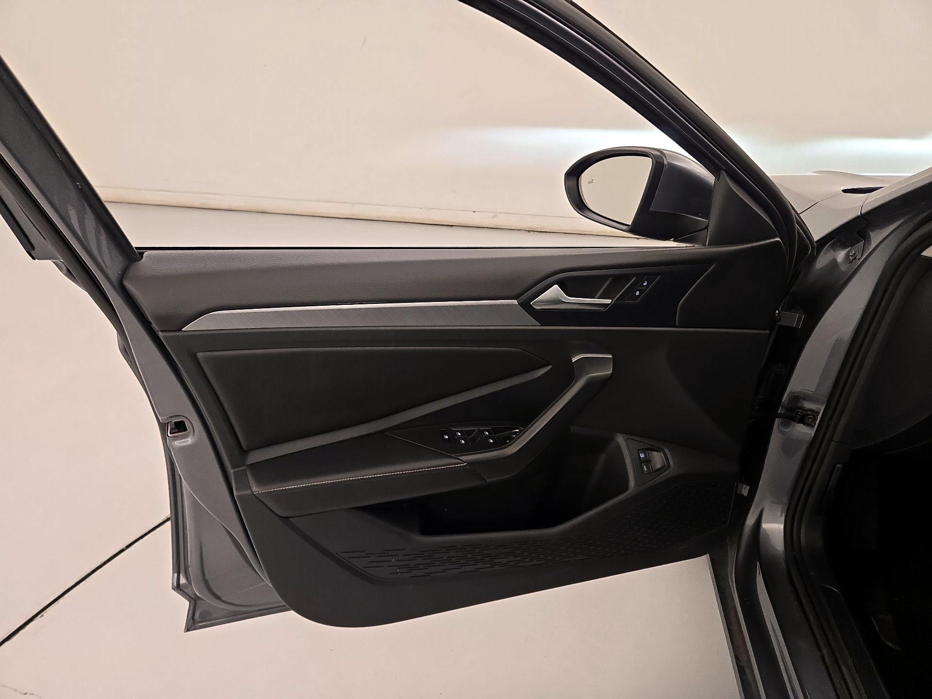 Thumbnail: 2024 Volkswagen Jetta - 12
