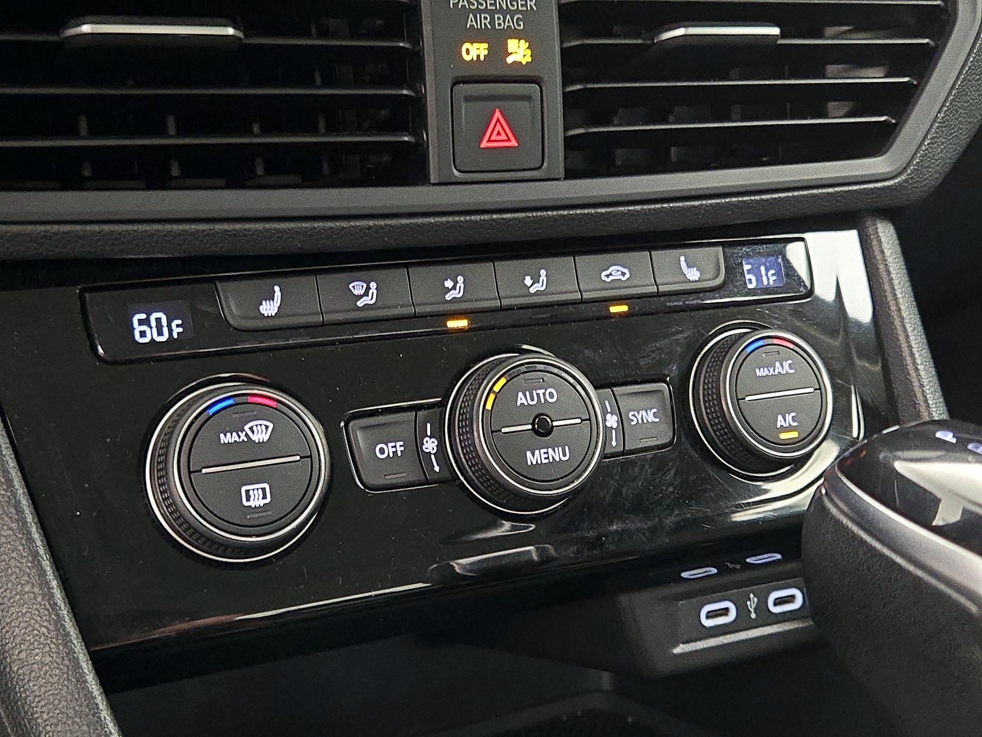 Thumbnail: 2024 Volkswagen Jetta - 16