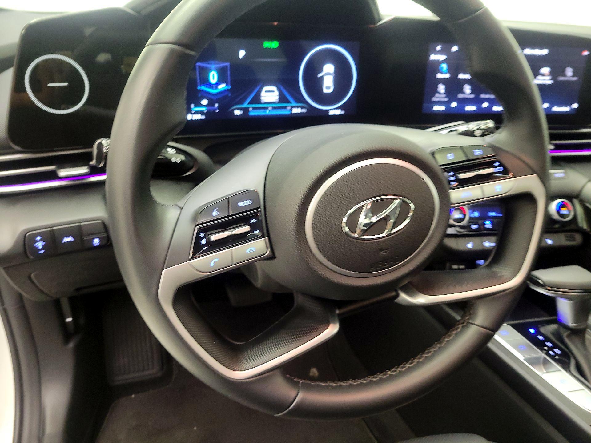 Thumbnail: 2023 Hyundai Elantra - 10