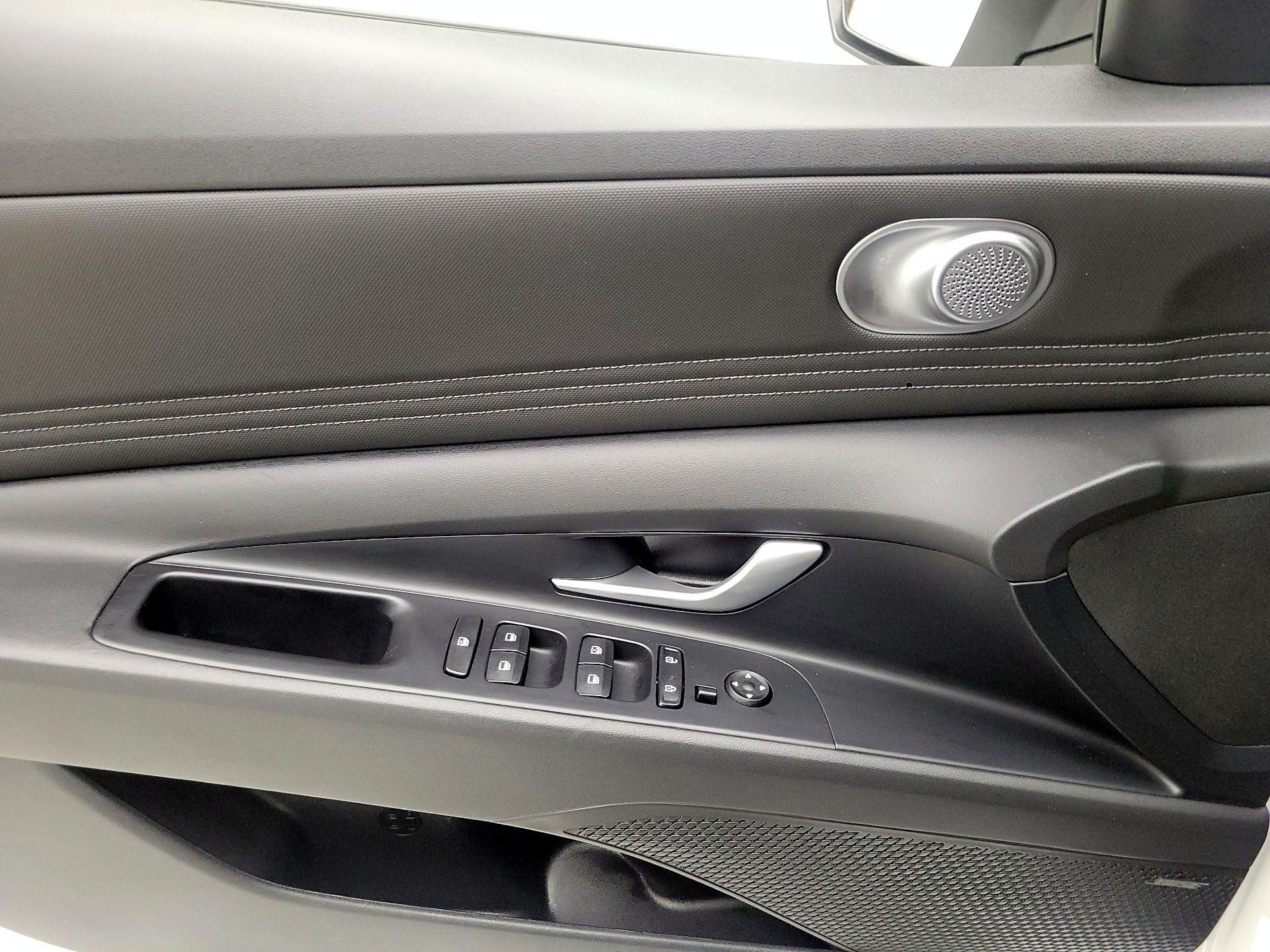 Thumbnail: 2023 Hyundai Elantra - 12