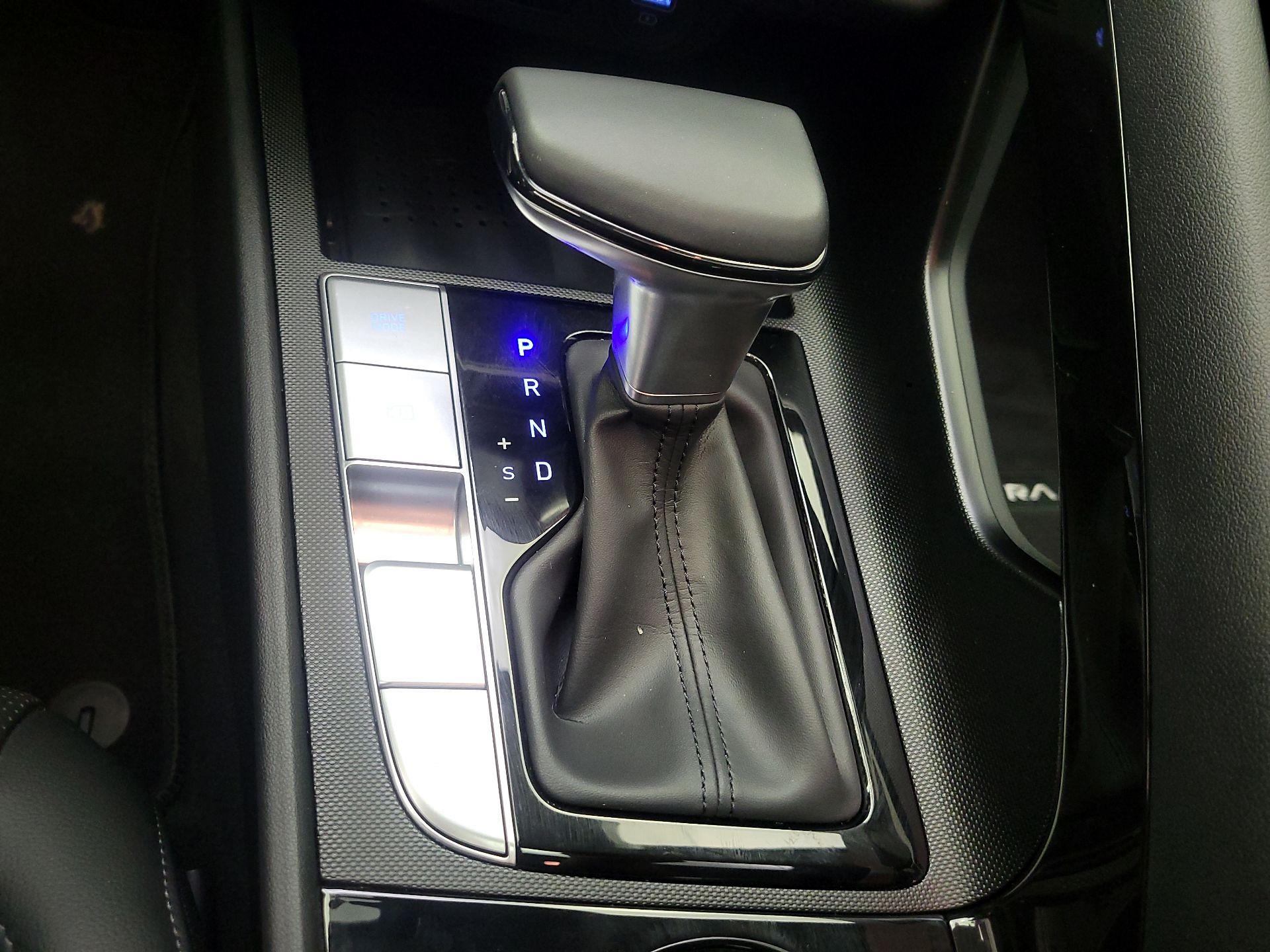 Thumbnail: 2023 Hyundai Elantra - 18