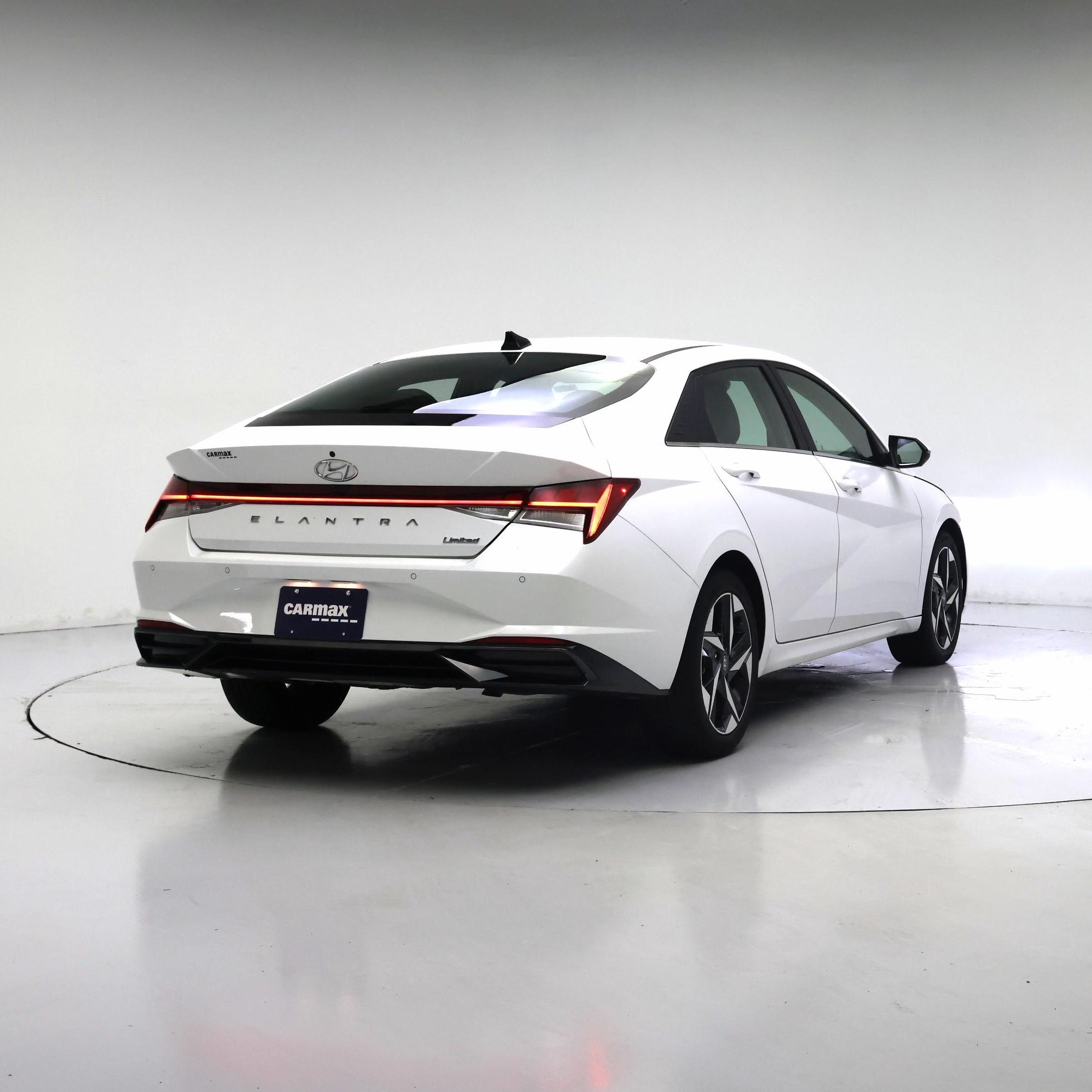Thumbnail: 2023 Hyundai Elantra - 8