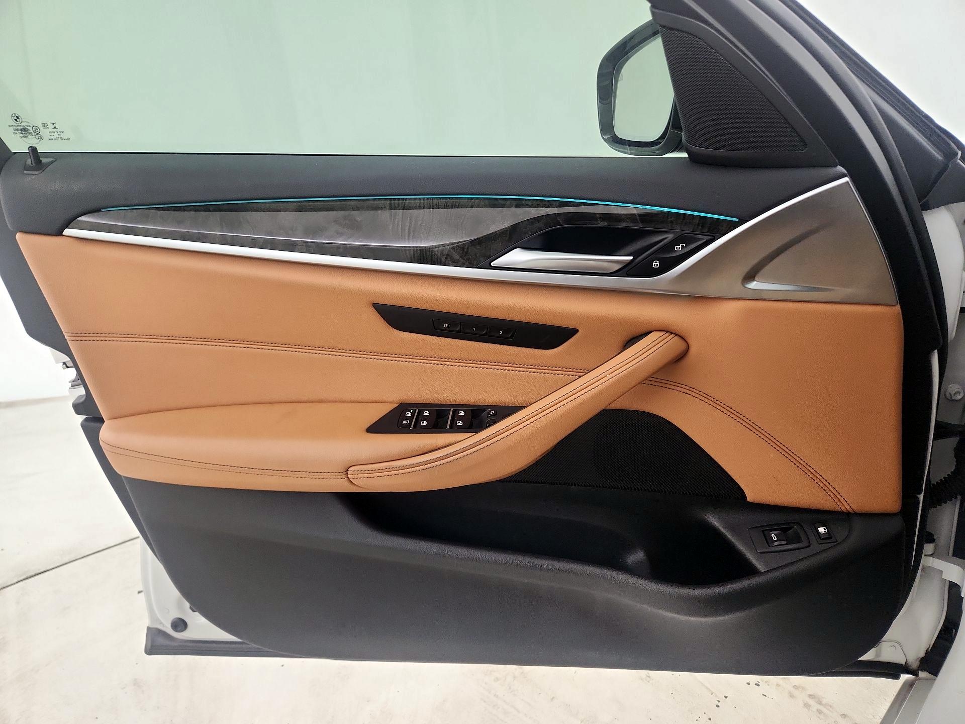 Thumbnail: 2023 BMW 5 Series - 12