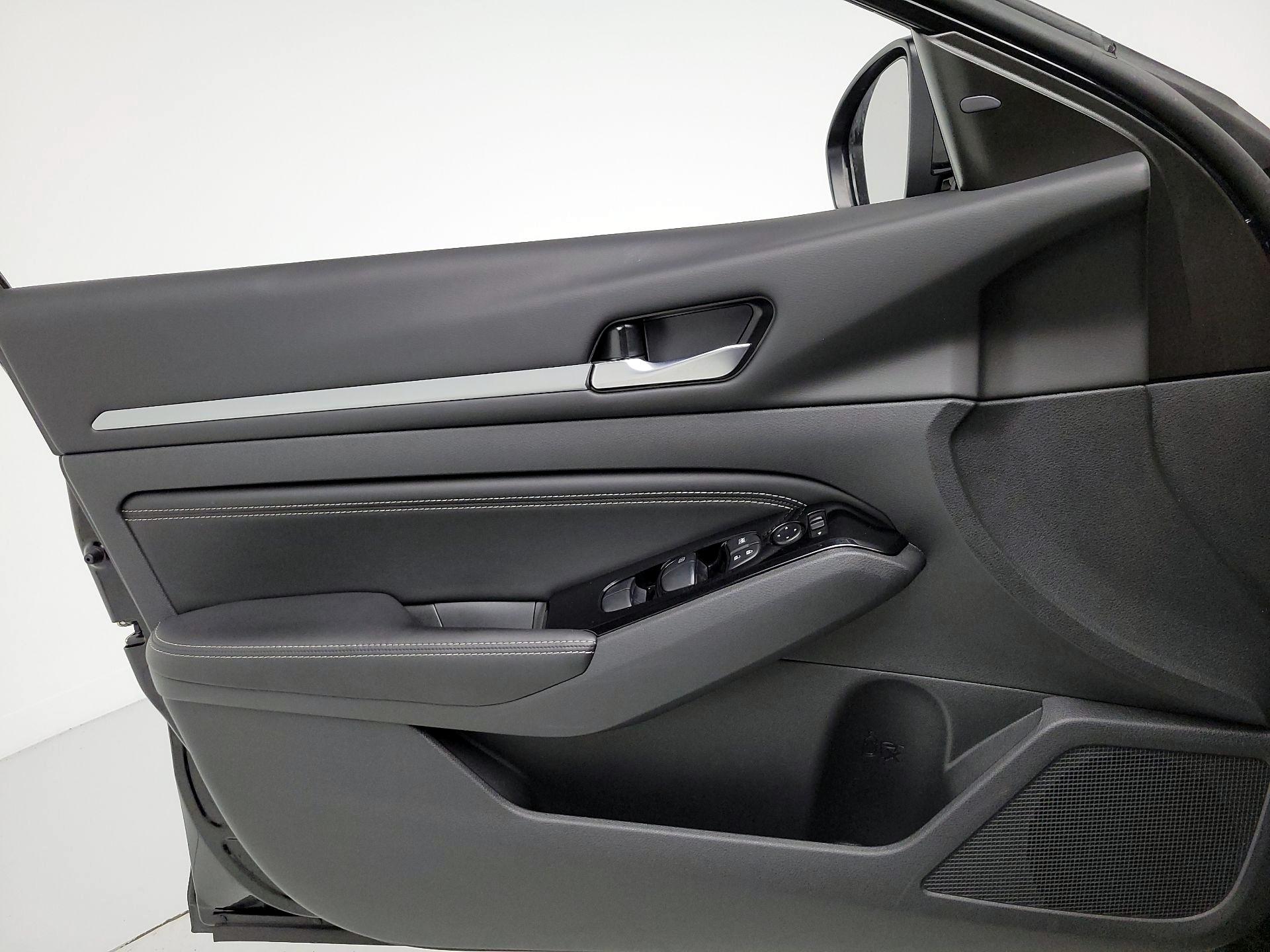 Thumbnail: 2023 Nissan Altima - 12