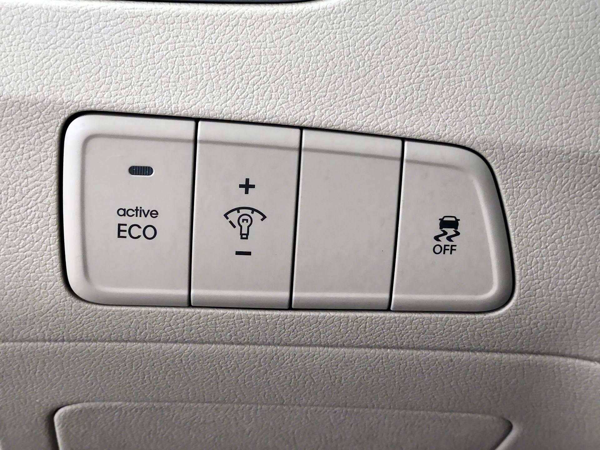 Thumbnail: 2014 Hyundai Elantra - 13