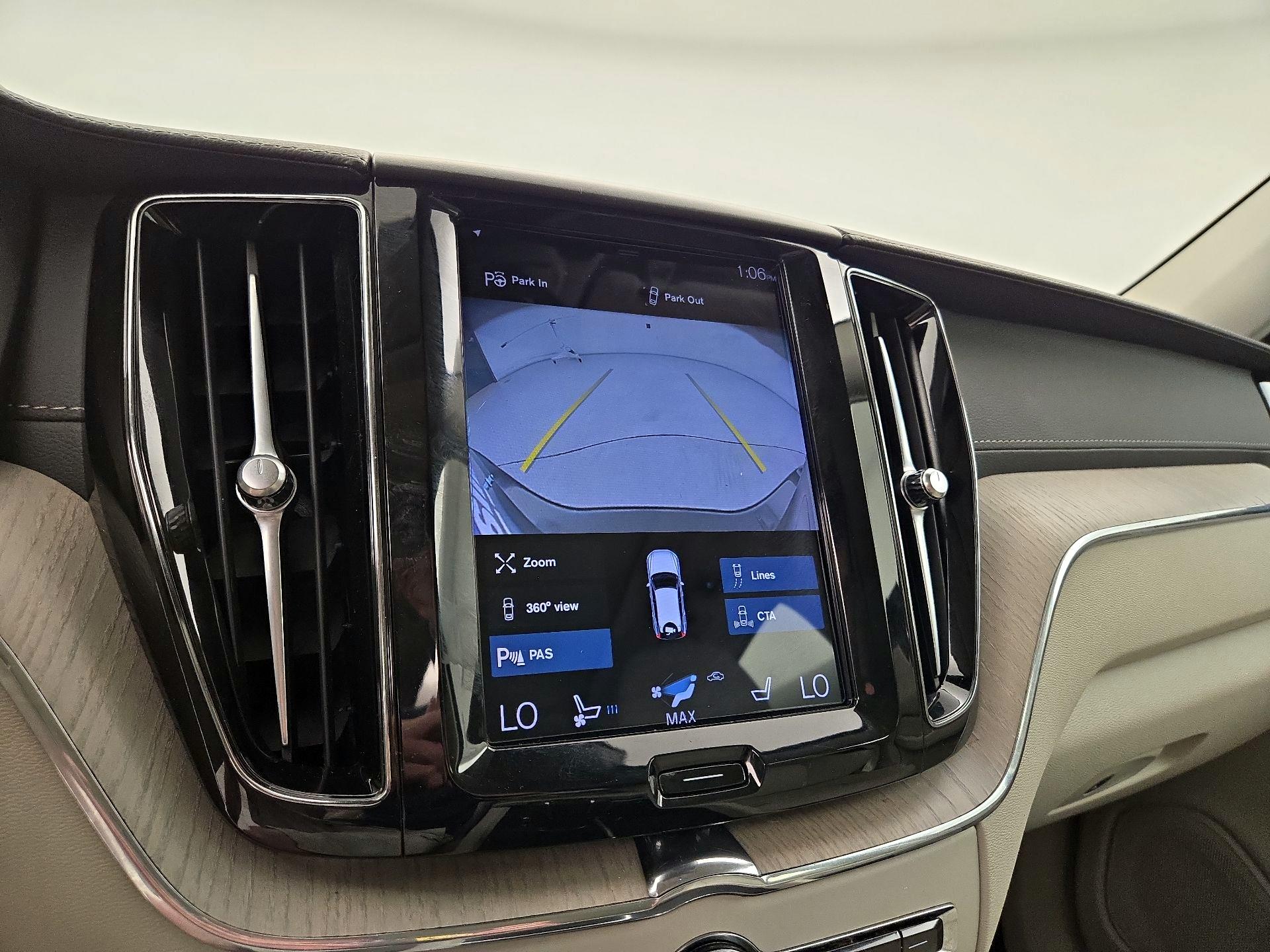 Thumbnail: 2021 Volvo XC60 - 15