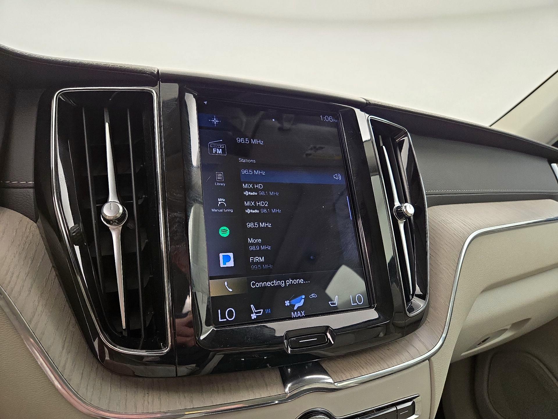 Thumbnail: 2021 Volvo XC60 - 16