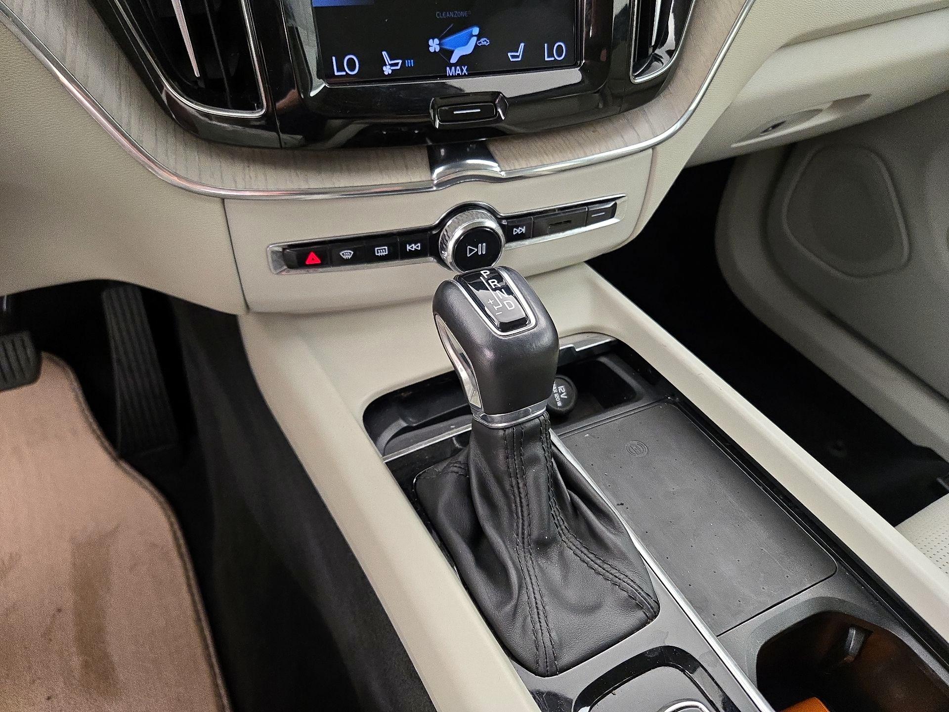 Thumbnail: 2021 Volvo XC60 - 18
