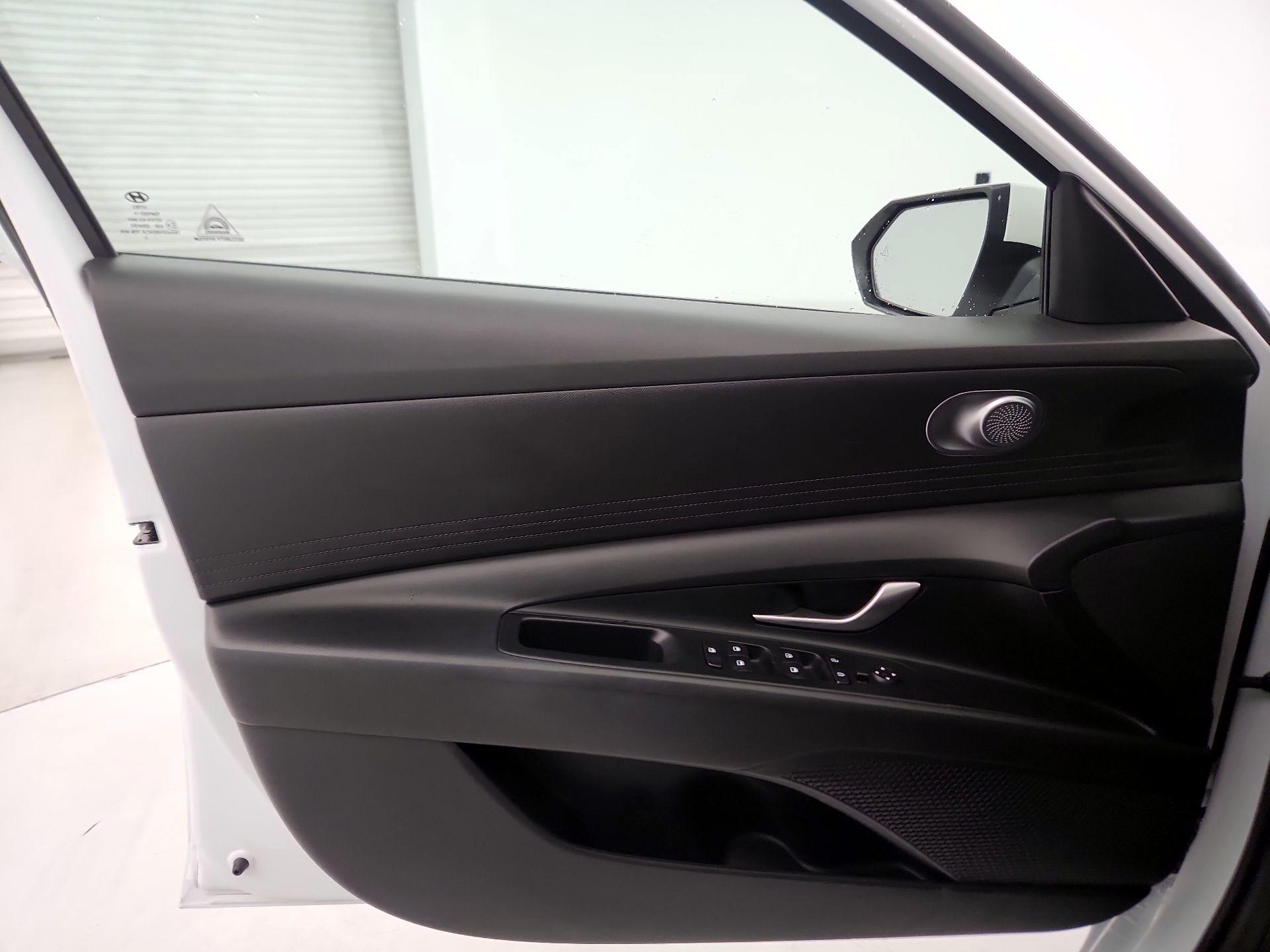 Thumbnail: 2021 Hyundai Elantra - 12