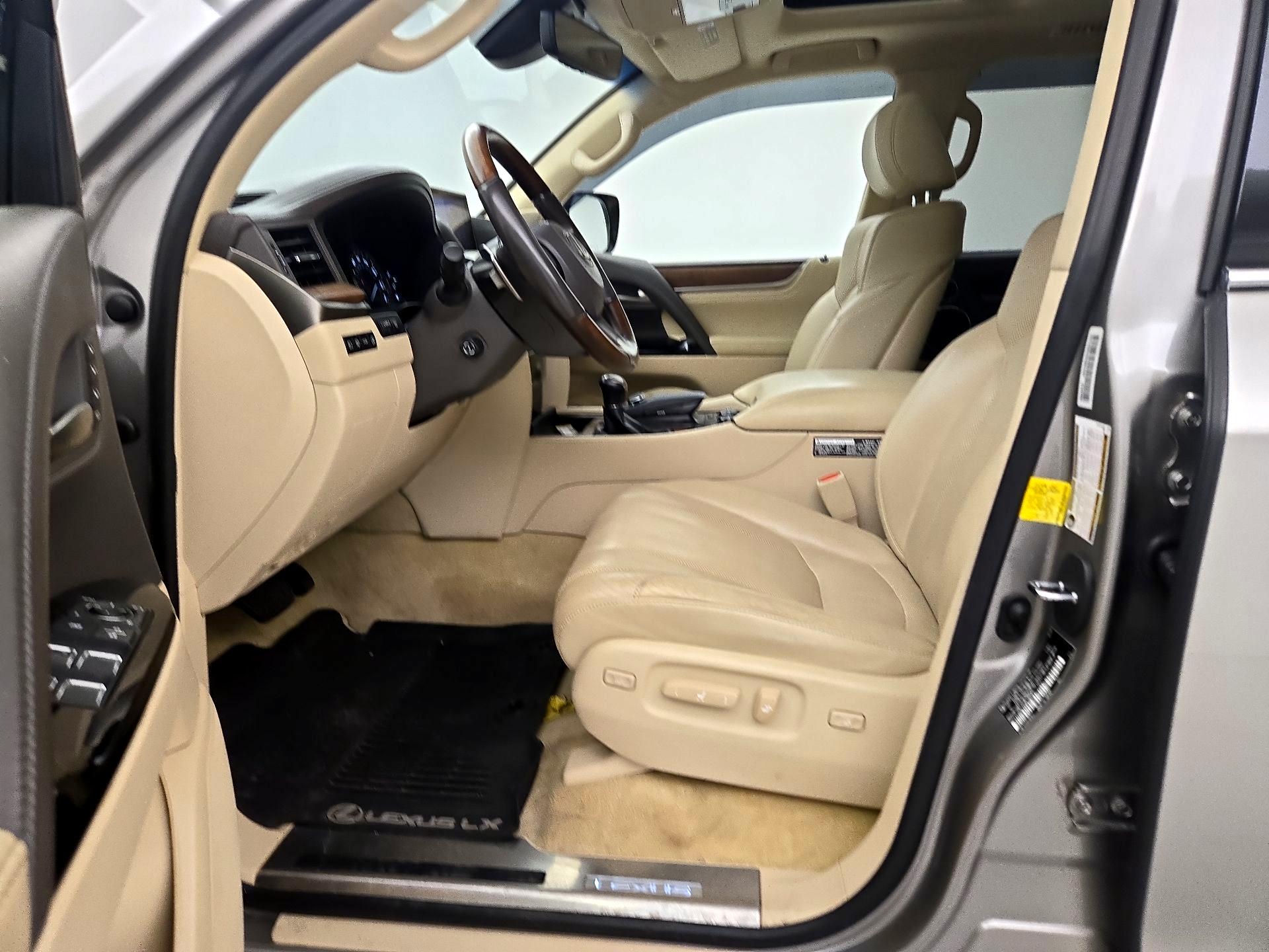 Thumbnail: 2020 Lexus LX - 11
