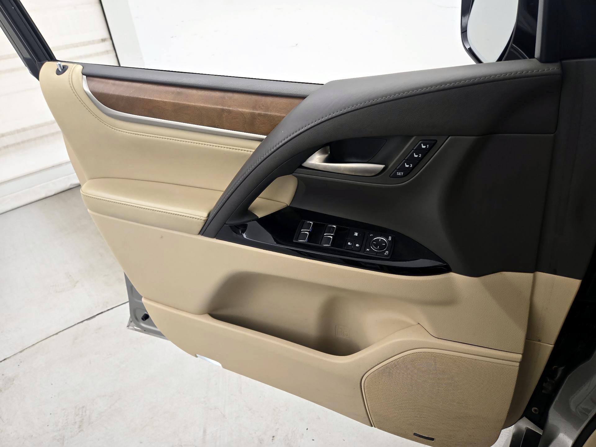 Thumbnail: 2020 Lexus LX - 12