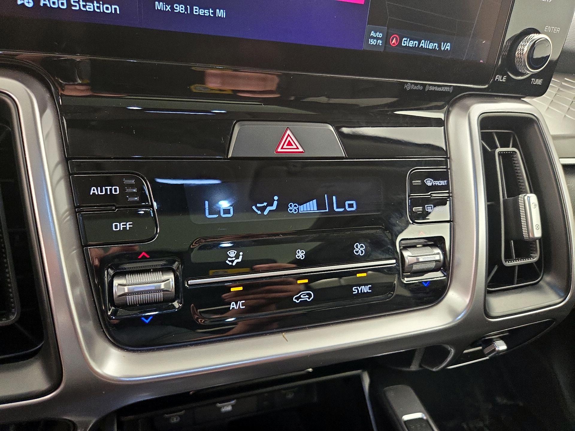 Thumbnail: 2023 Kia Sorento - 17