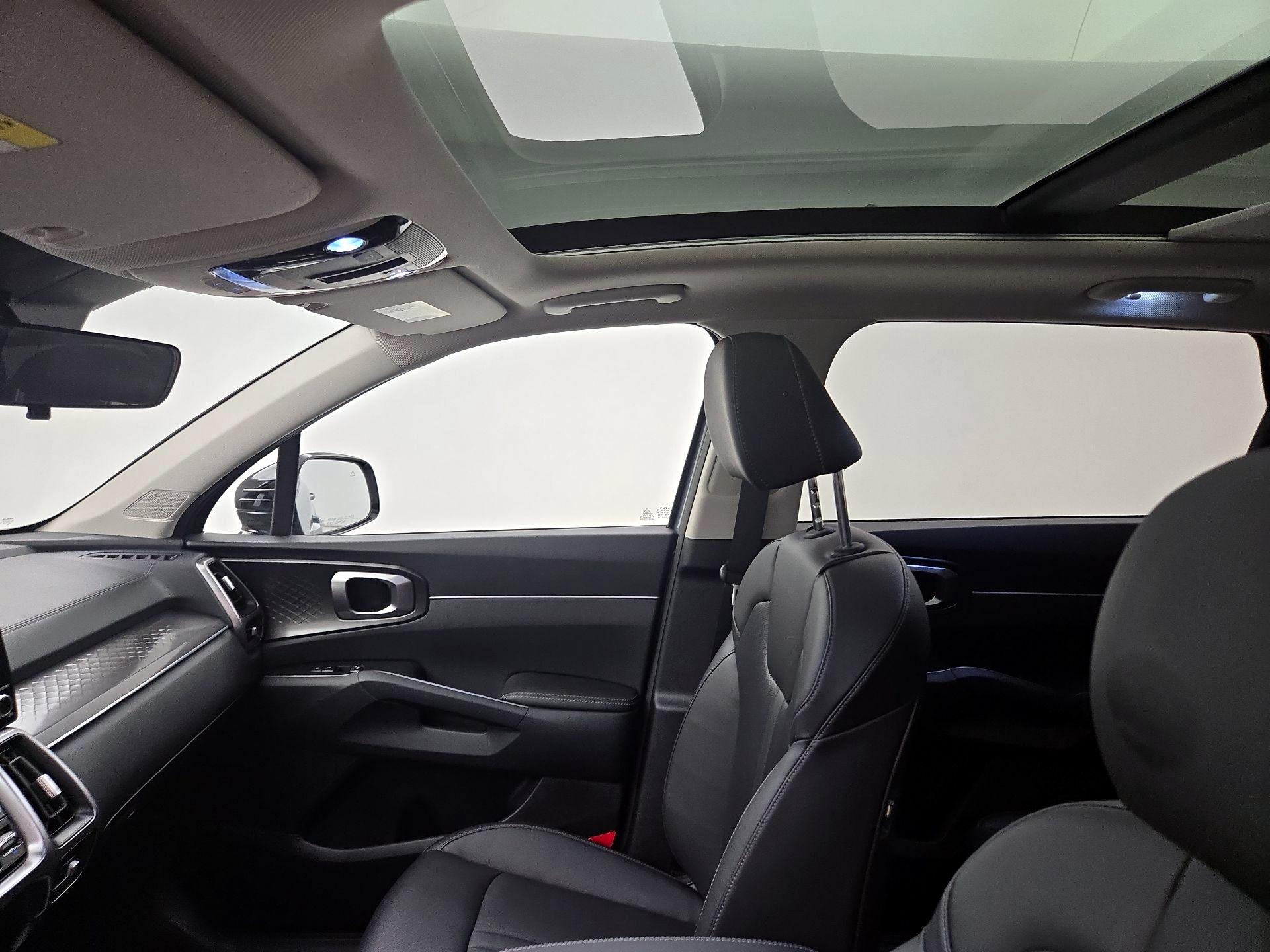 Thumbnail: 2023 Kia Sorento - 20