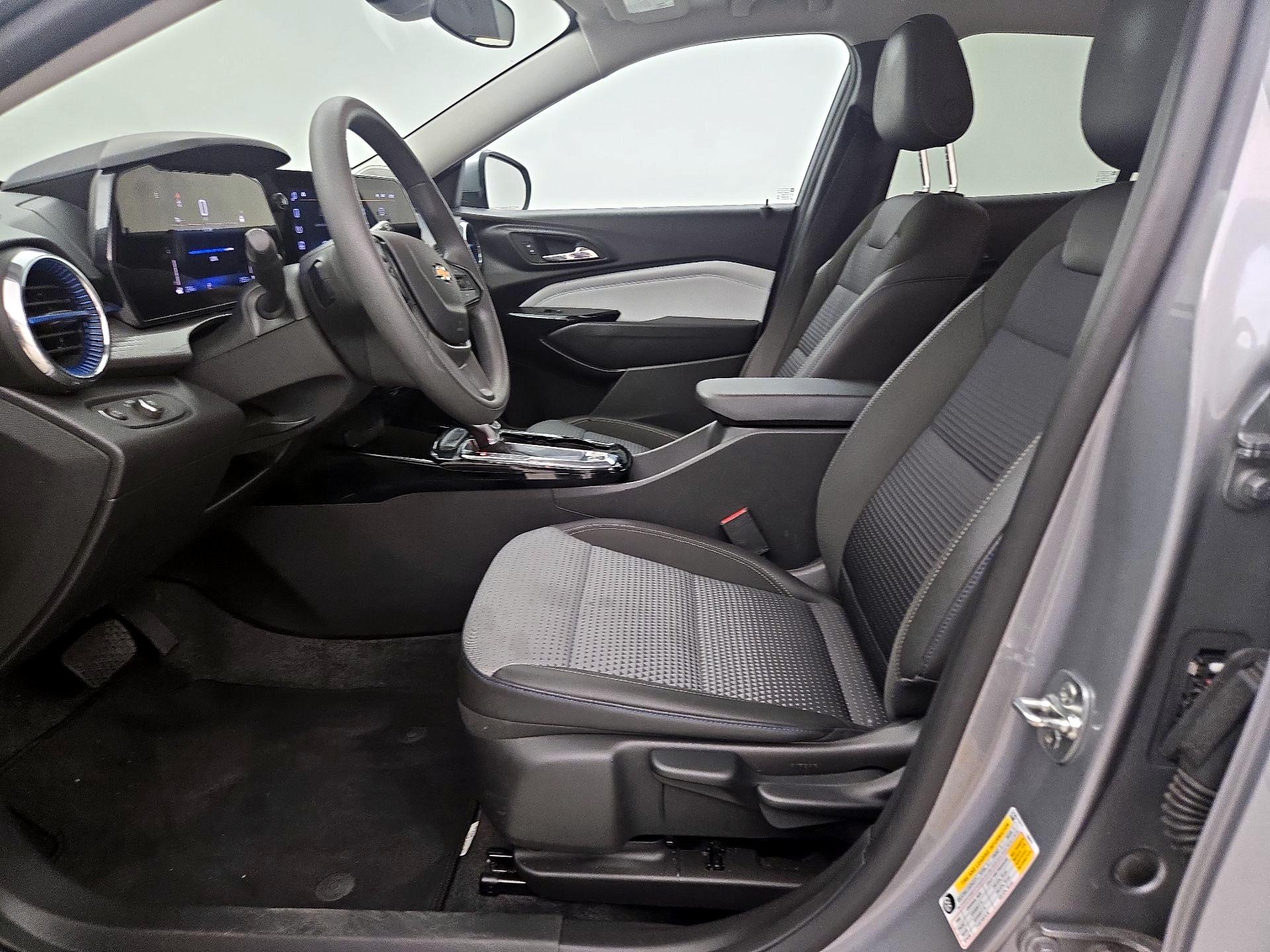Thumbnail: 2025 Chevrolet Trax - 11