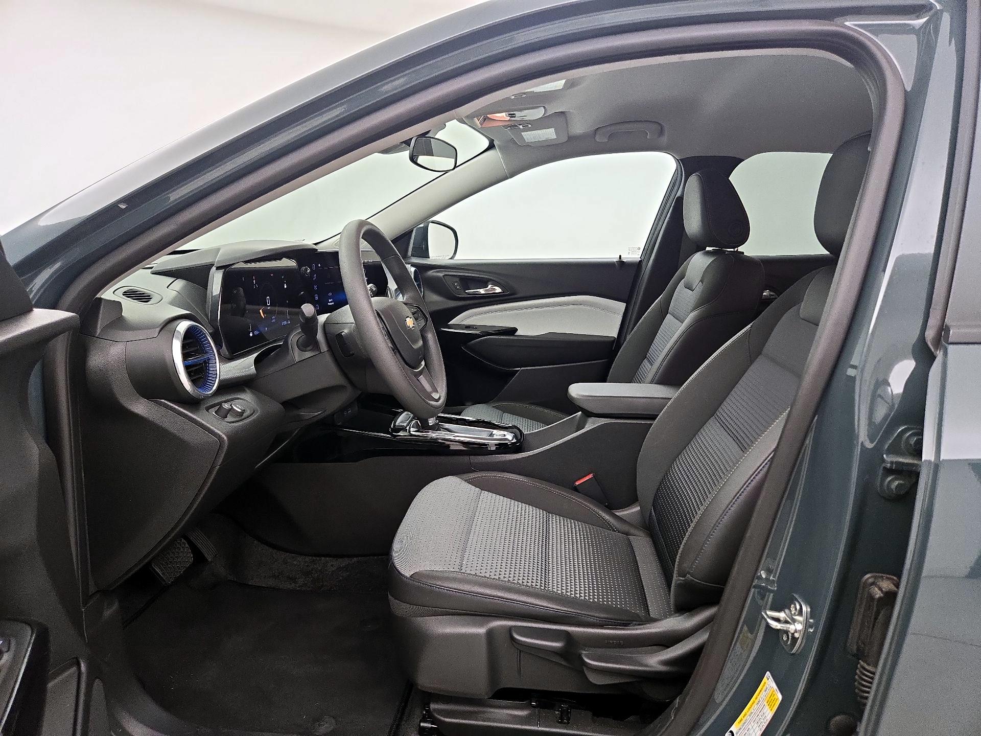 Thumbnail: 2025 Chevrolet Trax - 11
